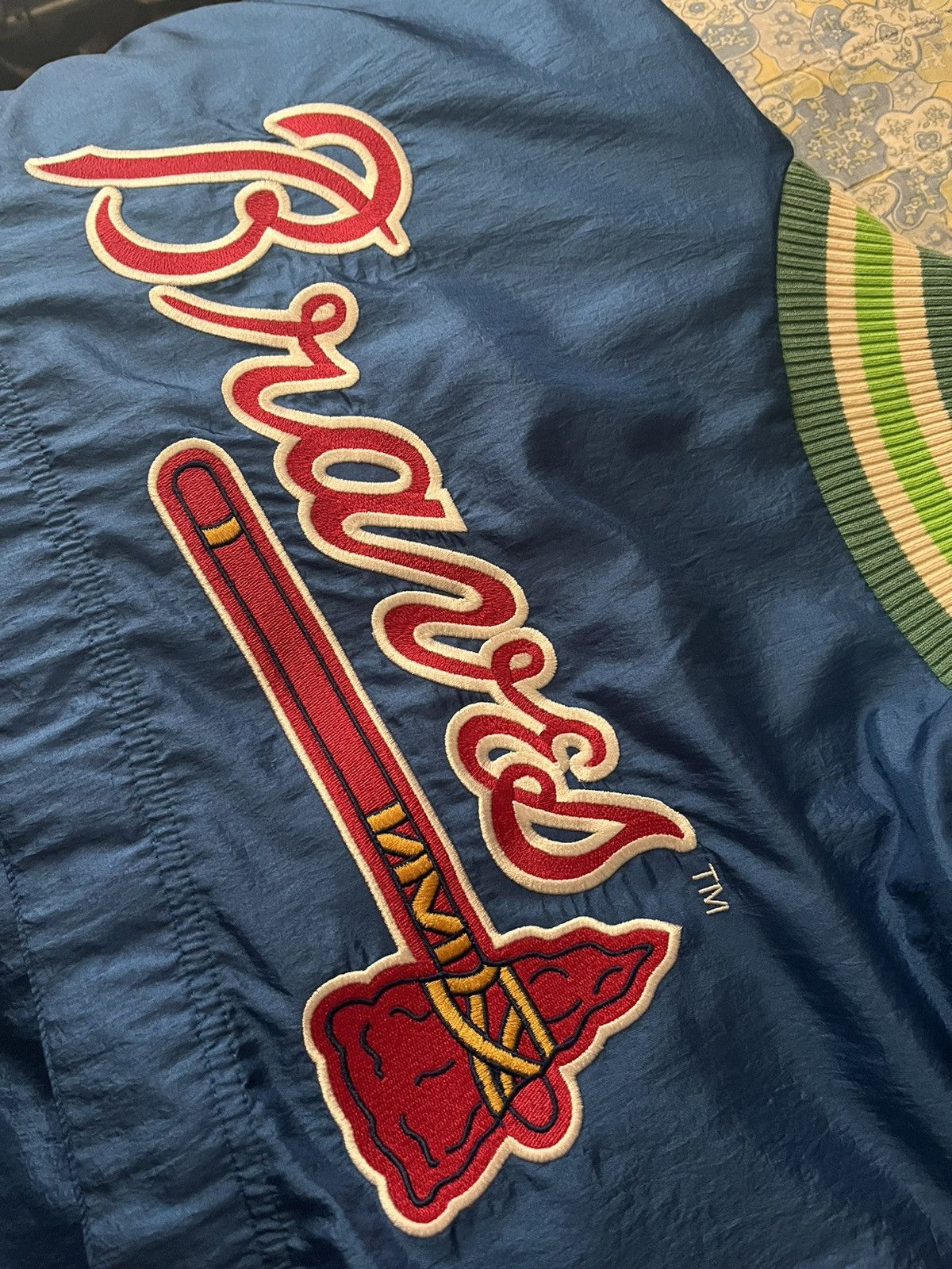 Eric Emanuel × MLB Eric Emanuel x Atlanta Braves EE Windbreaker Atliens Size US M / EU 48-50 / 2 - 3 Thumbnail