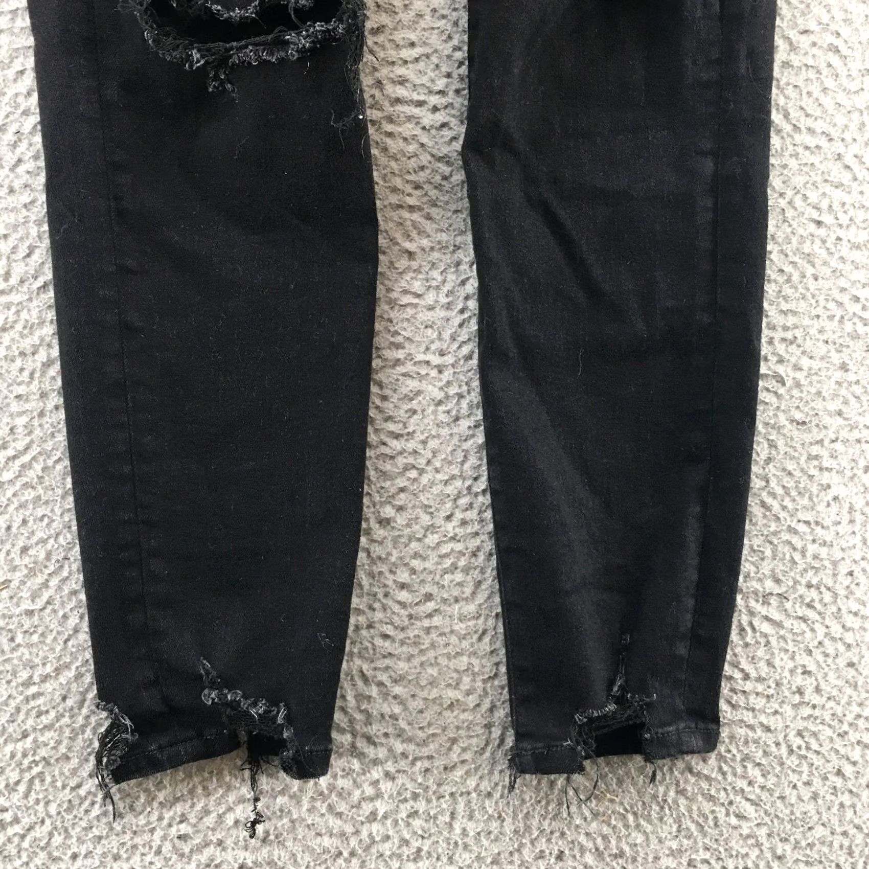 American Eagle Outfitters American Eagle Outfitters Jeans Womens 10 Black Distressed Hi-Rise Jegging Shorter - 32x27 Size 32" / US 10 / IT 46 - 6 Thumbnail