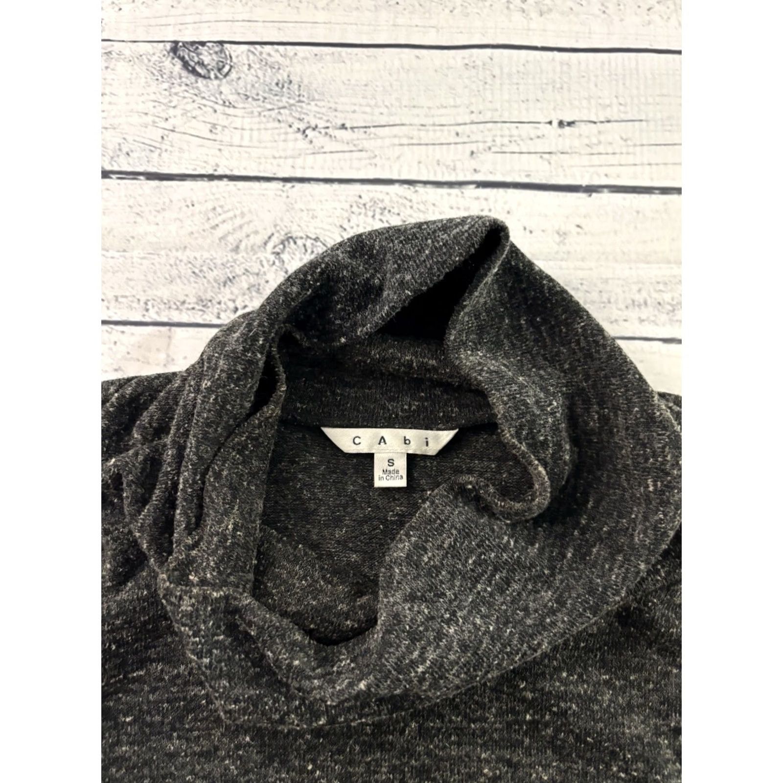 Vintage Cabi Cropped Long Sleeve Turtleneck Sweater Top Women's Small Black Gray Shirt Womens S Gray Cropped Turtleneck Sweater Top Size S / US 4 / IT 40 - 4 Thumbnail