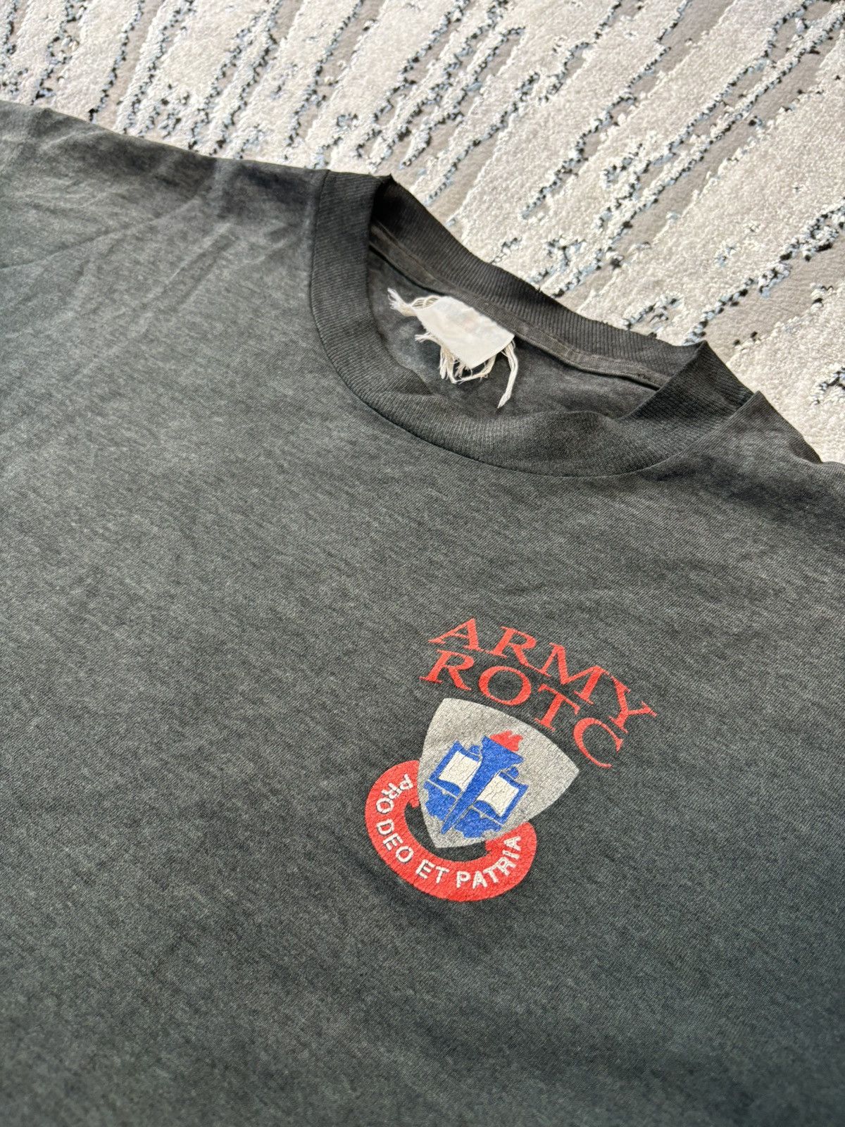 Vintage Super Faded Washed T shirt Fighting Flyers Army 90s rare Size US L / EU 52-54 / 3 - 4 Thumbnail
