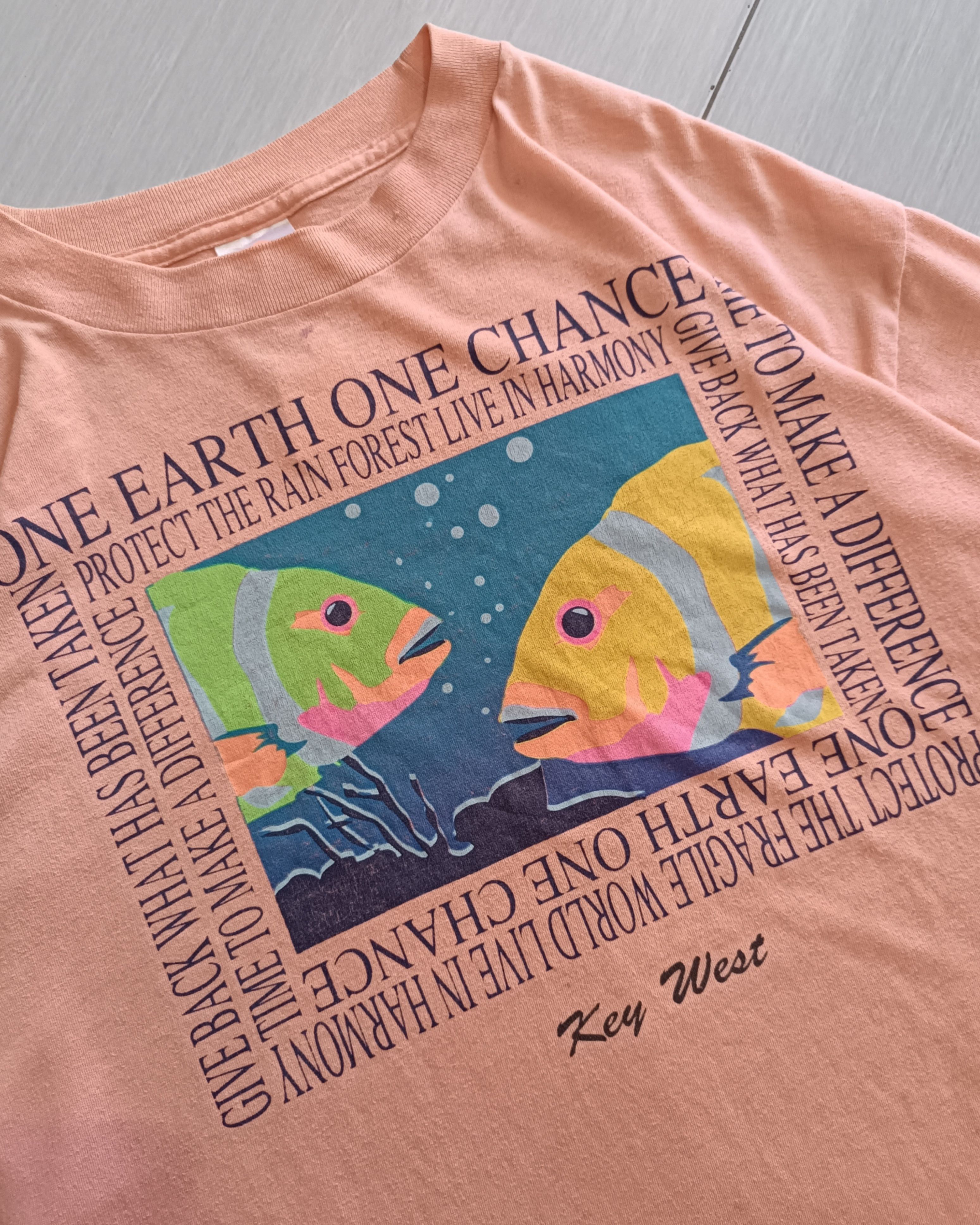 Fruit Of The Loom × Vintage One Earth One Chance Vintage T-Shirt Size US XL / EU 56 / 4 - 2 Thumbnail