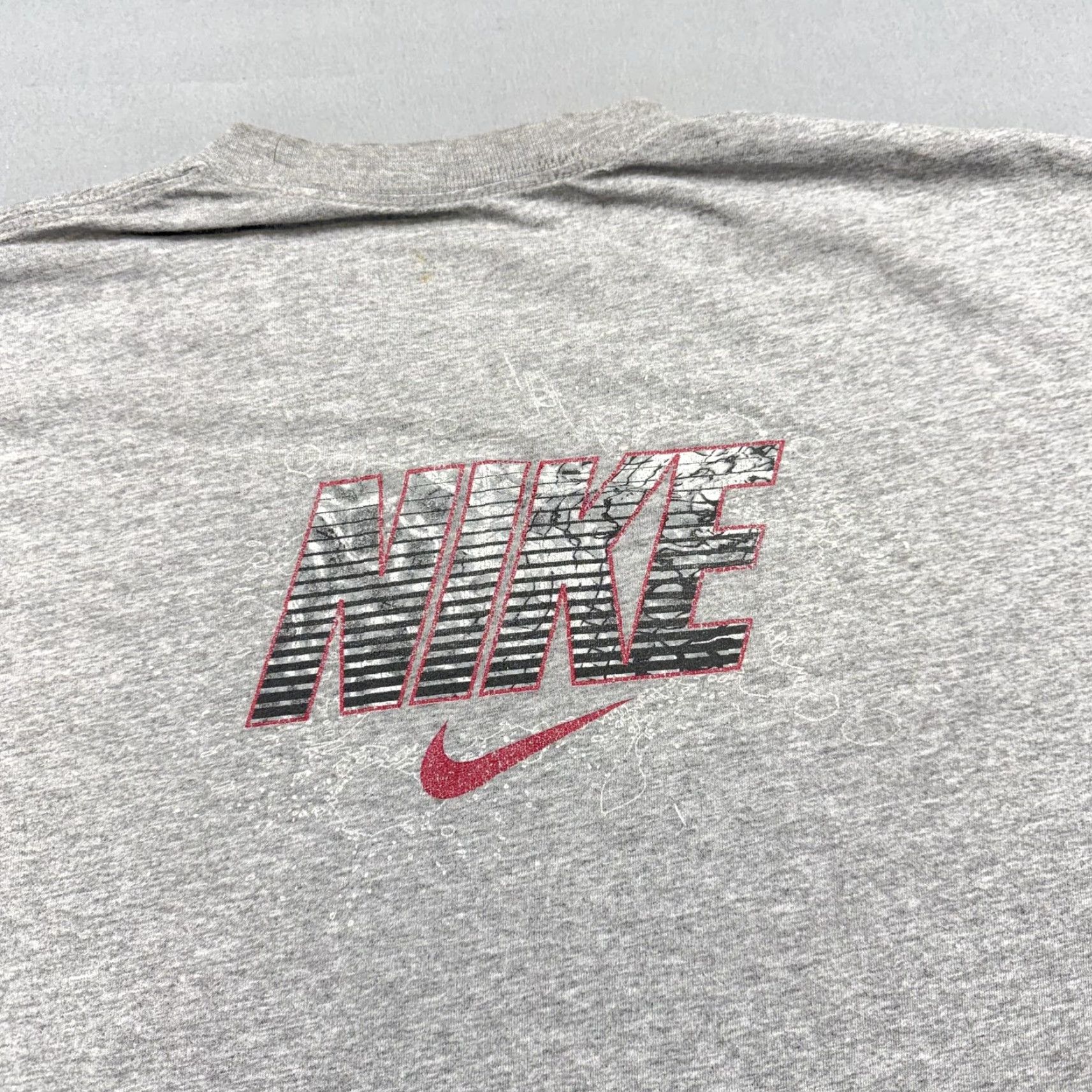 Nike Nike Shirt Mens L Gray Graphic Tee Swoosh Logo Athletic Sportswear Size US L / EU 52-54 / 3 - 2 Thumbnail