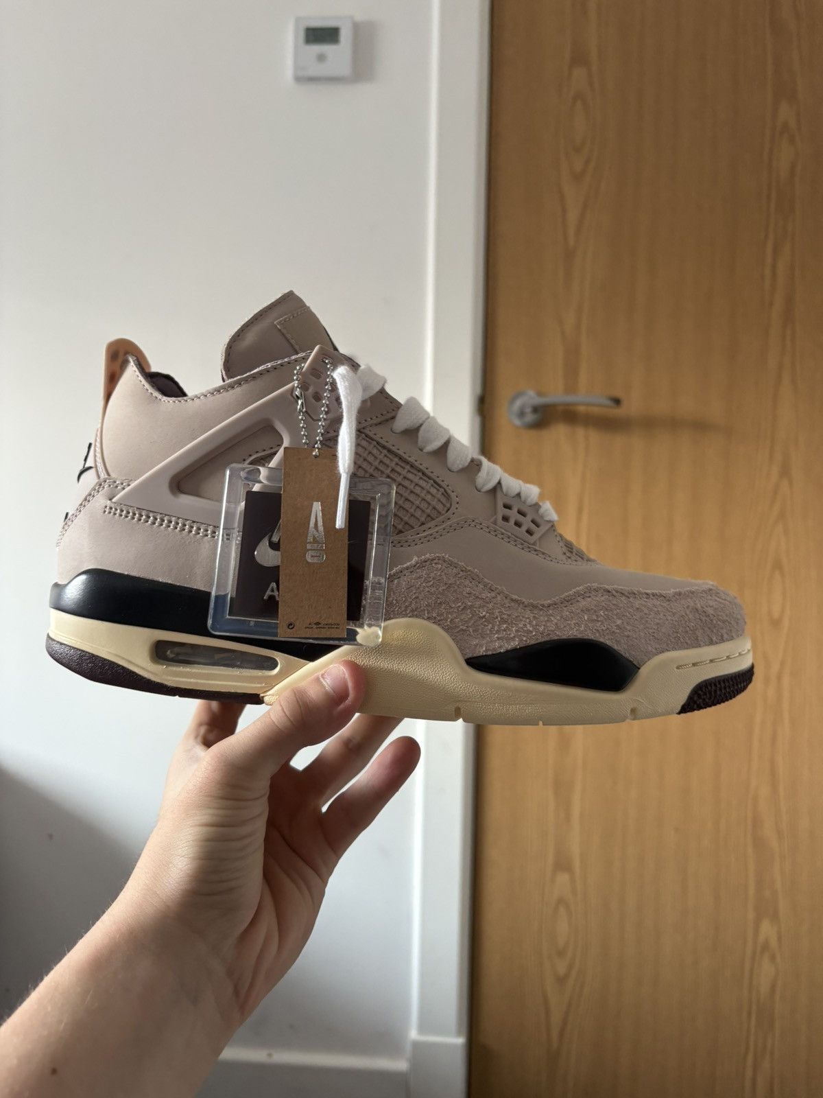 Jordan Brand × Nike Jordan 4 ‘ A Ma Maniére While You Where Sleeping’ Size US 10.5 / EU 43-44 - 2 Thumbnail