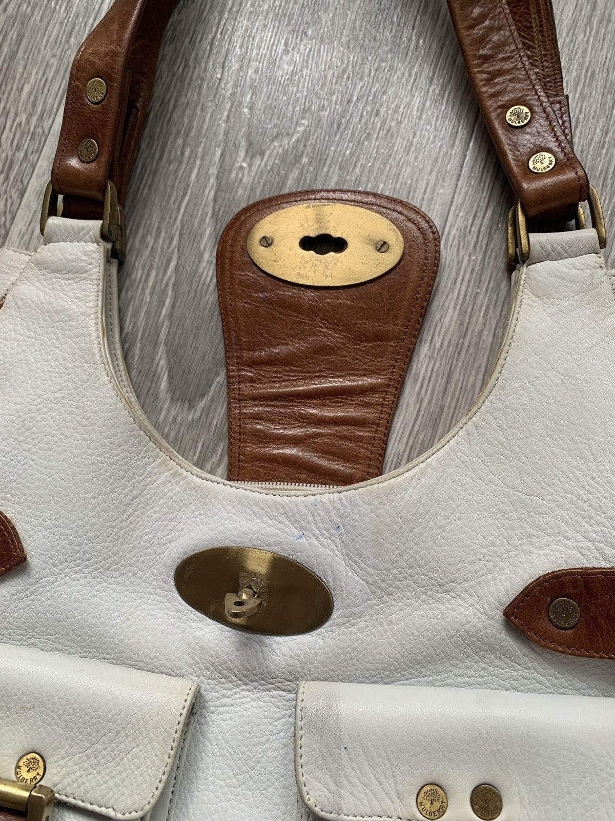 Mulberry Mulberry Vintage White Leather Buckle Handled Bag Luxury Size ONE SIZE - 10 Thumbnail