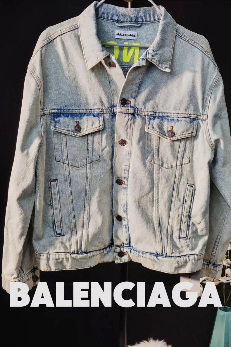 Balenciaga Balenciaga size 34 Denim jacket with embroidered yellow lo Size L / US 10 / IT 46 - 1 Thumbnail