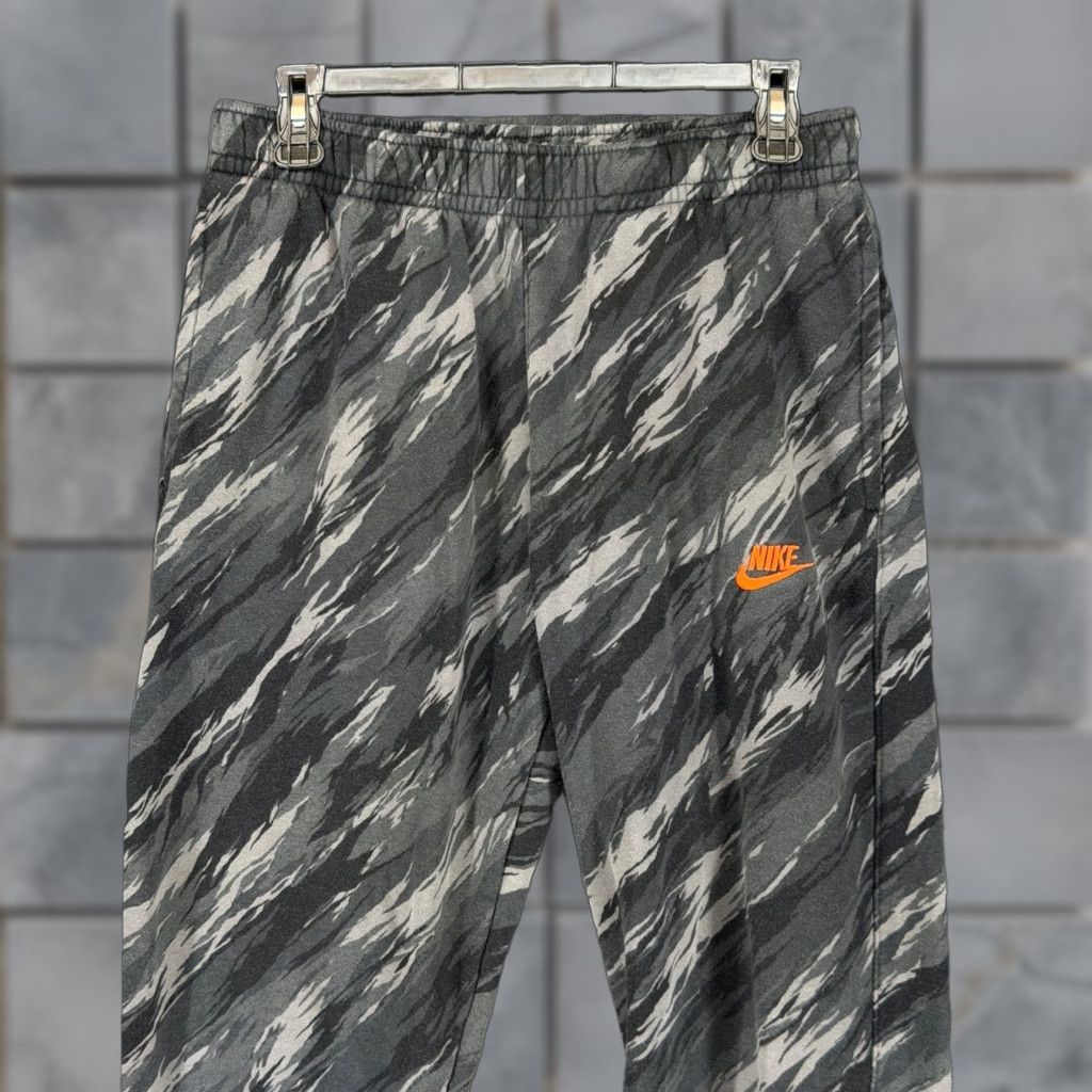Nike Nike Sportswear Club Fleece Joggers Mens M Camouflage Grey Black DD5145-010 Size US 31 - 1 Thumbnail