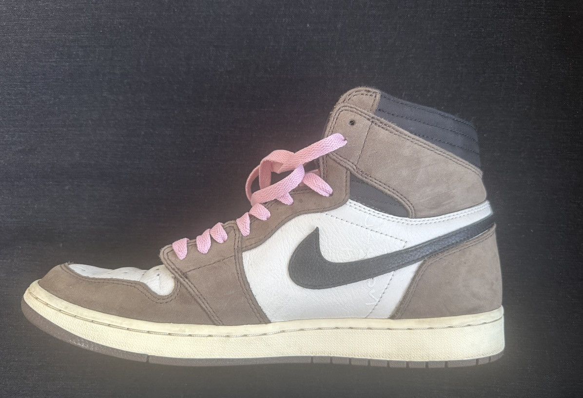 Jordan Brand × Travis Scott Jordan 1 Retro High OG SP Travis Scott Mocha Size US 12 / EU 45 - 20 Thumbnail