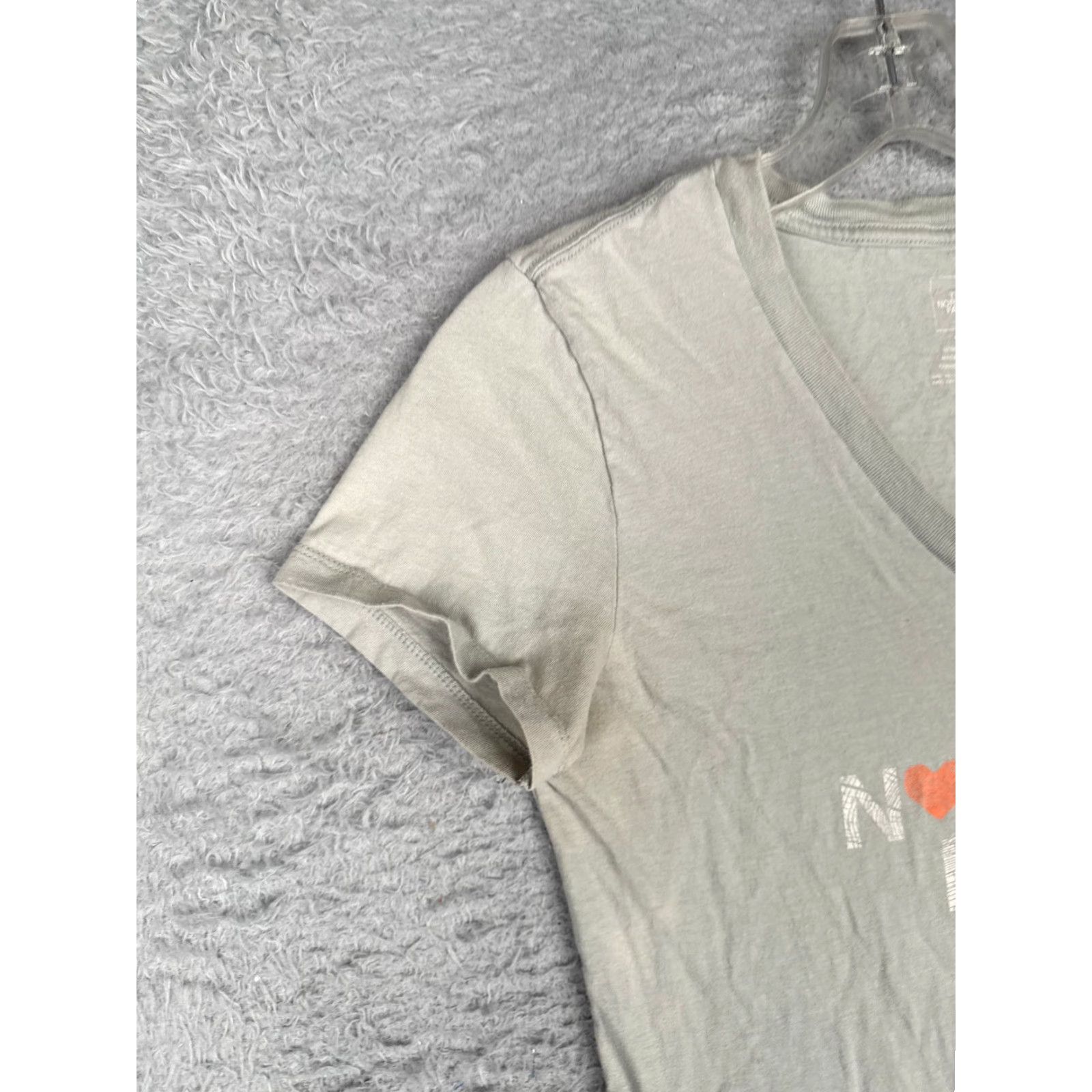The North Face The North Face Shirt Women S Gray V-Neck Cotton Blend Basic Casual Short Sleeve T-Shirt Mens Womens Size S / US 4 / IT 40 - 3 Thumbnail