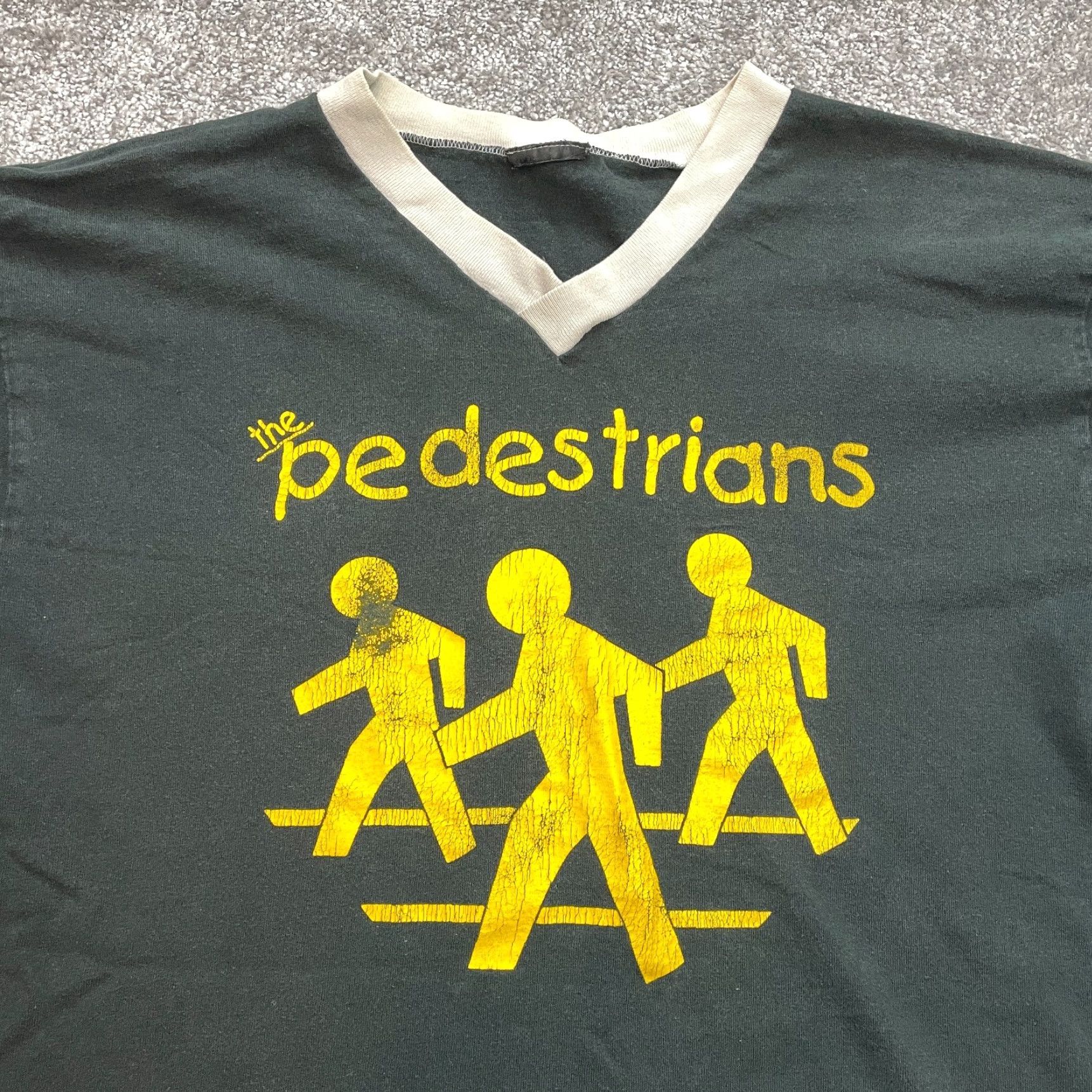 Vintage Unbranded Shirt Mens Medium Black Pedestrians Walking Graphic Logo V Neck Top Size US M / EU 48-50 / 2 - 2 Thumbnail