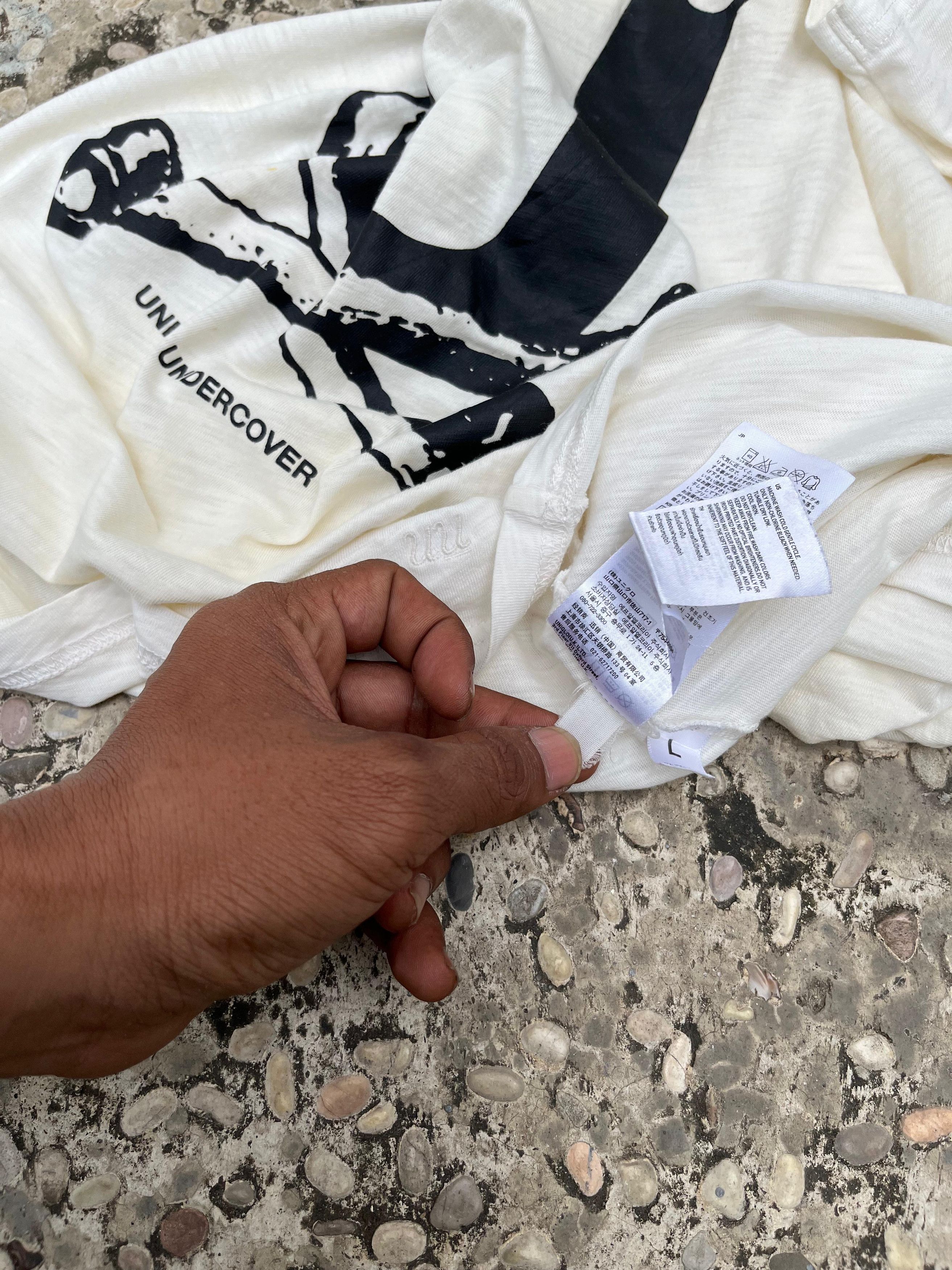 Undercover × Uniqlo Undercover X Uniqlo Crossbone Tshirt Size US L / EU 52-54 / 3 - 9 Thumbnail