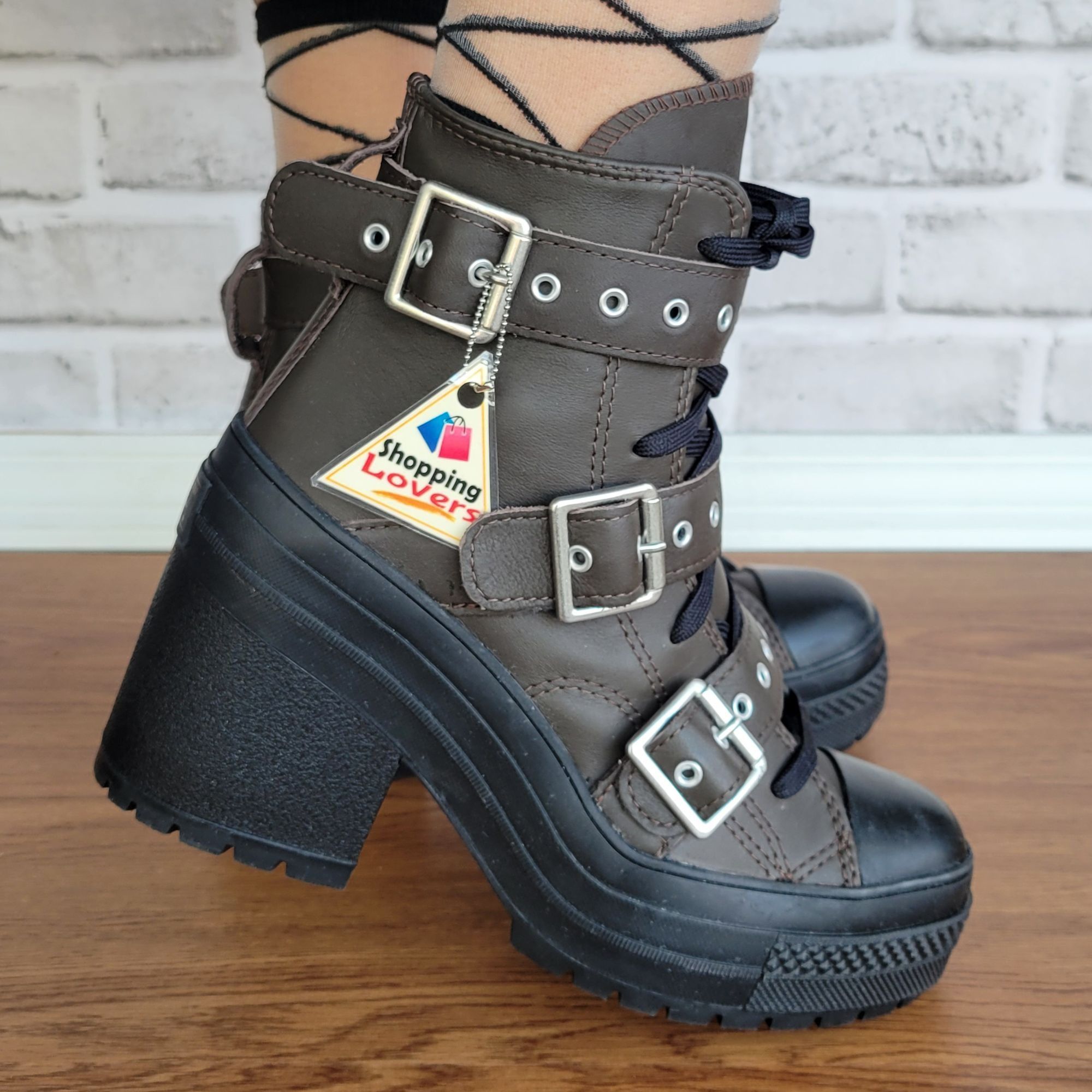 Converse ❤️Converse Chuck 70 De Luxe Heel Leather Buckles Womens Boot Size US 7 / IT 37 - 11 Thumbnail