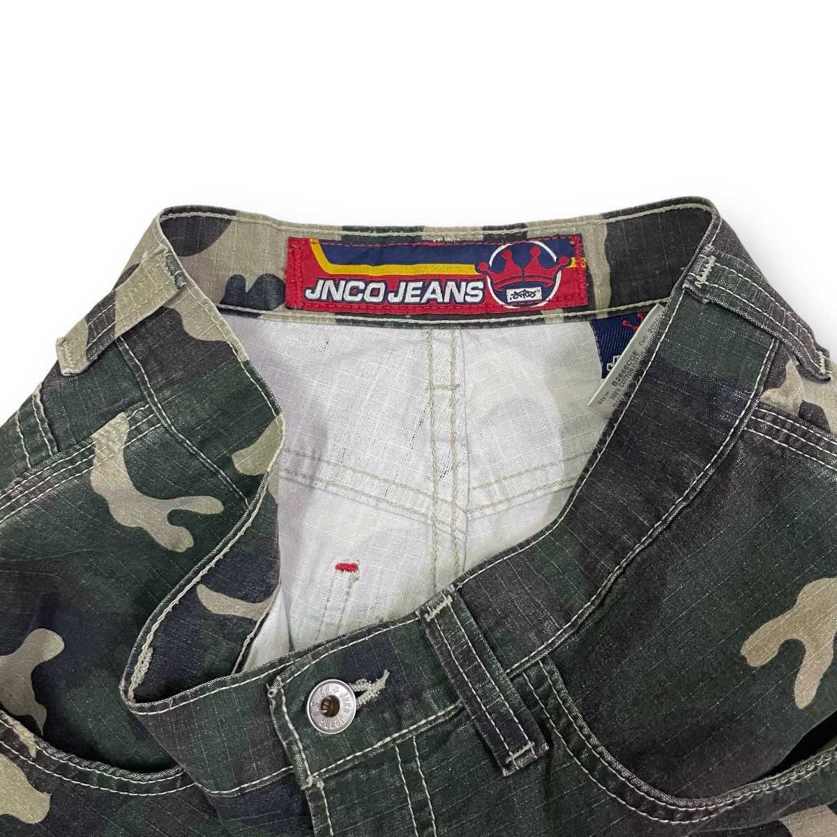 JNCO 💥FOR SALE💥 Vtg Hard To Find Jnco Short Cargo Camoflouge Size US 28 / EU 44 - 9 Thumbnail