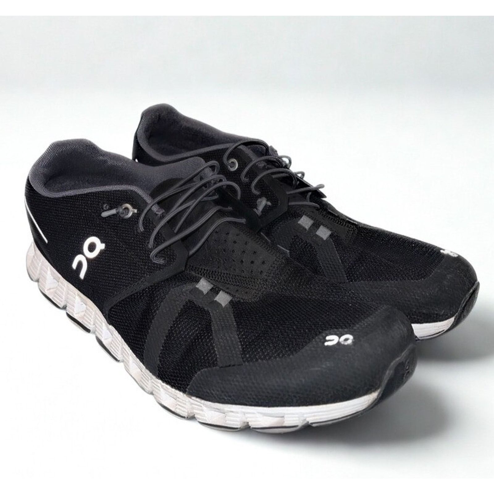 On On Cloud 5 Running Shoes Men’s 11.5 Black White Sneakers EUC Size US 11.5 / EU 44-45 - 3 Thumbnail