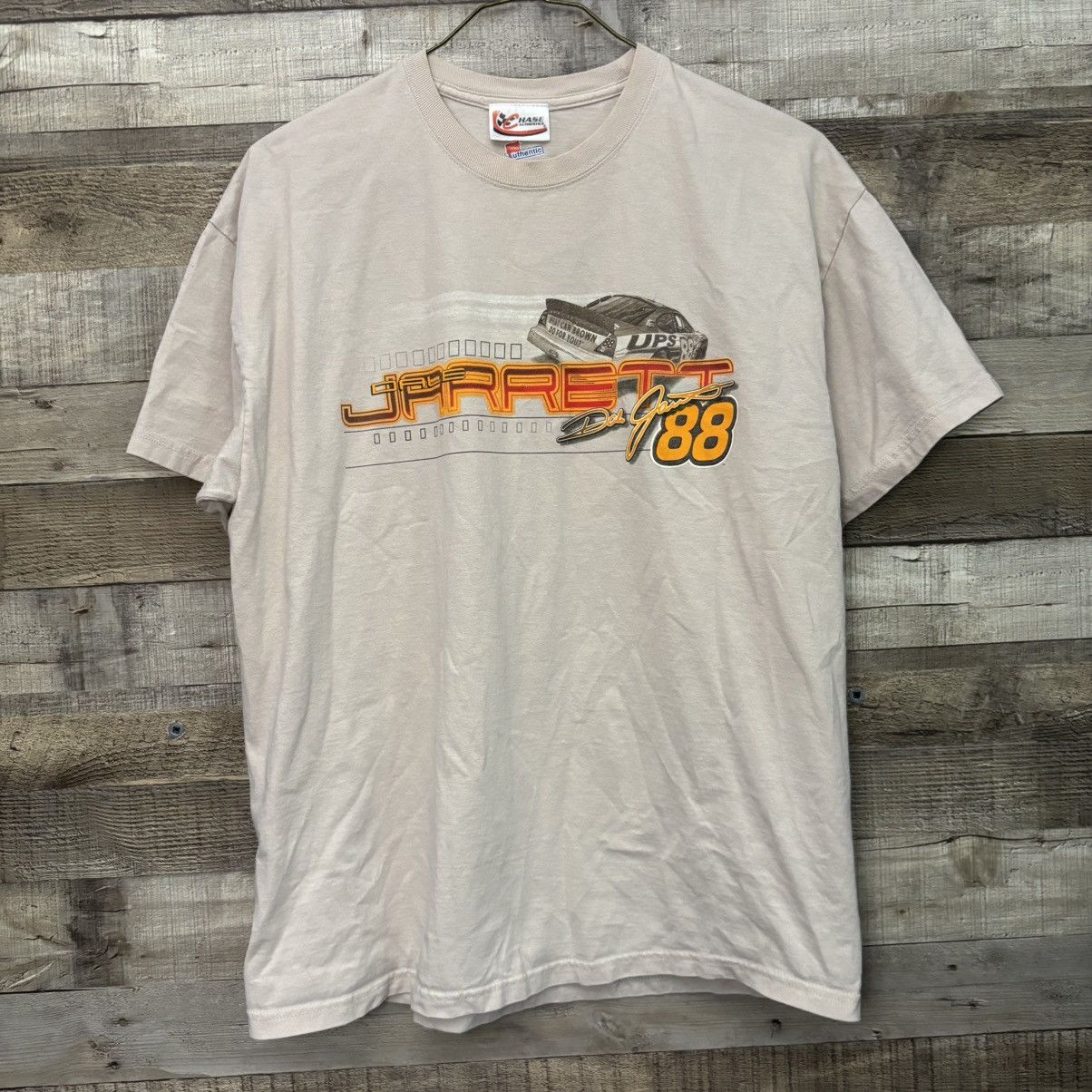 NASCAR Vintage Dale Jarrett UPS NASCAR tee Size US L / EU 52-54 / 3 - 1 Thumbnail
