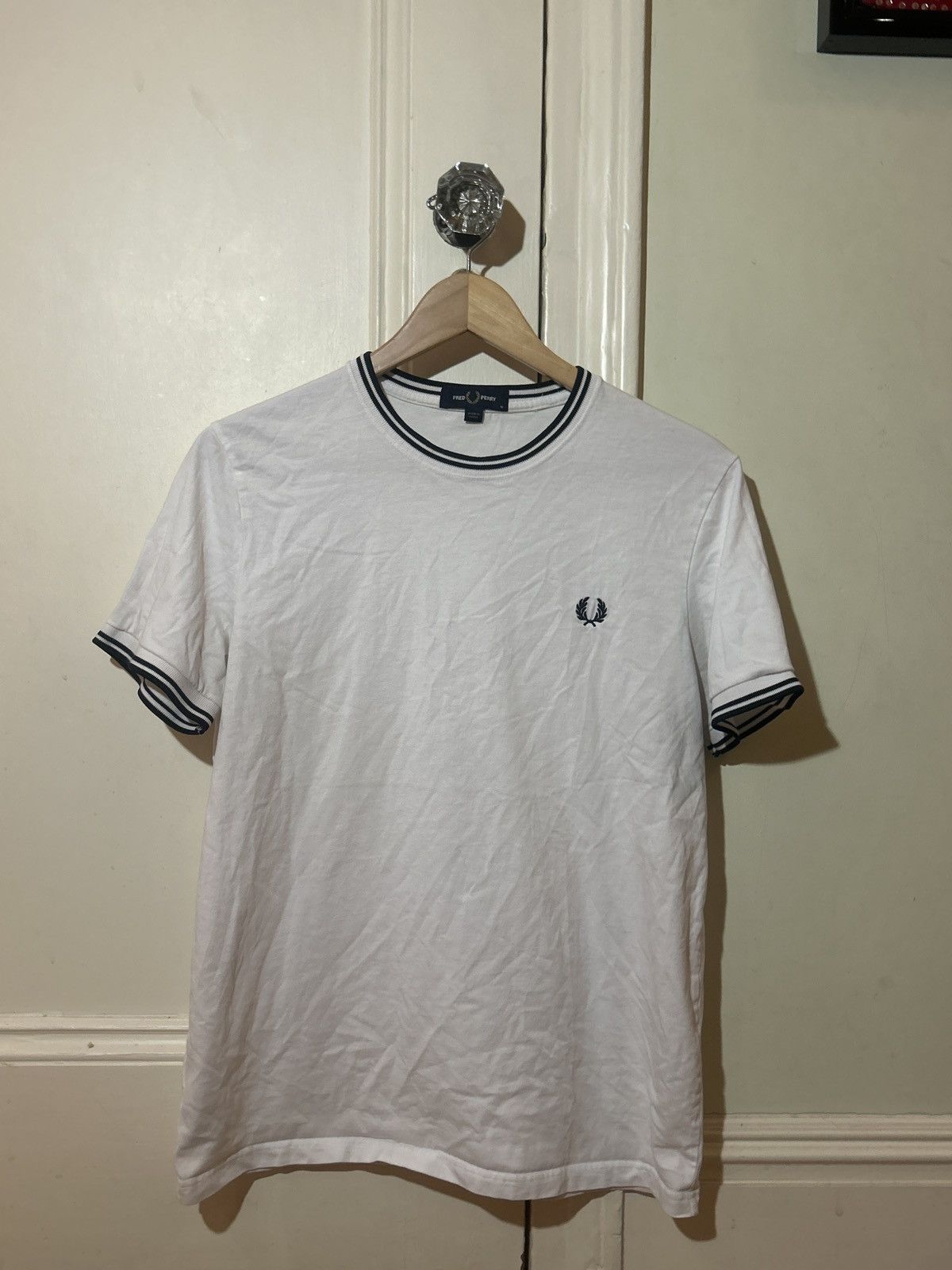 Fred Perry Fred Perry Crew Neck w/ Striped Trim Size US M / EU 48-50 / 2 - 1 Thumbnail