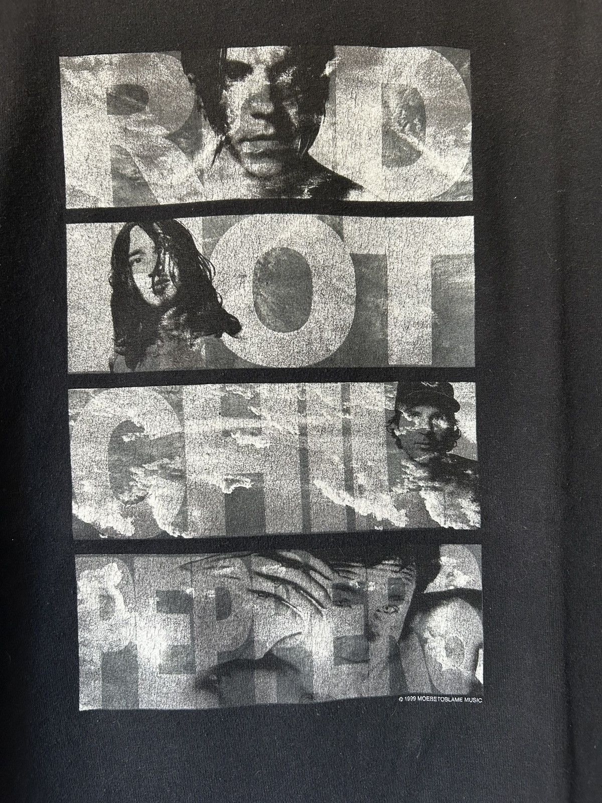 Vintage Vintage Red Hot Chili Peppers Tee Size US L / EU 52-54 / 3 - 3 Thumbnail