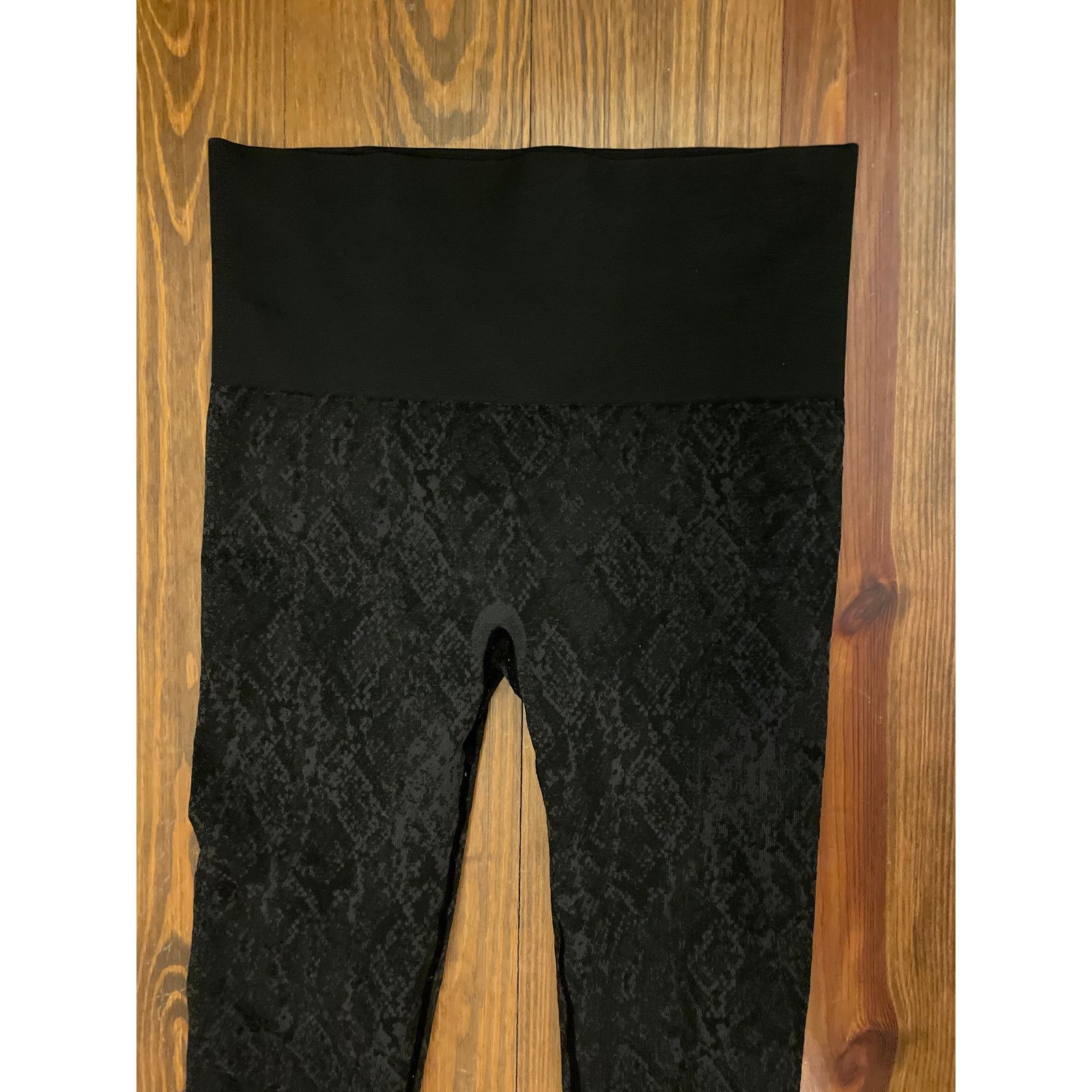 The Unbranded Brand Soma Slimming Black Jaquard Leggings, sz L Regular Size 32" / US 10 / IT 46 - 5 Thumbnail
