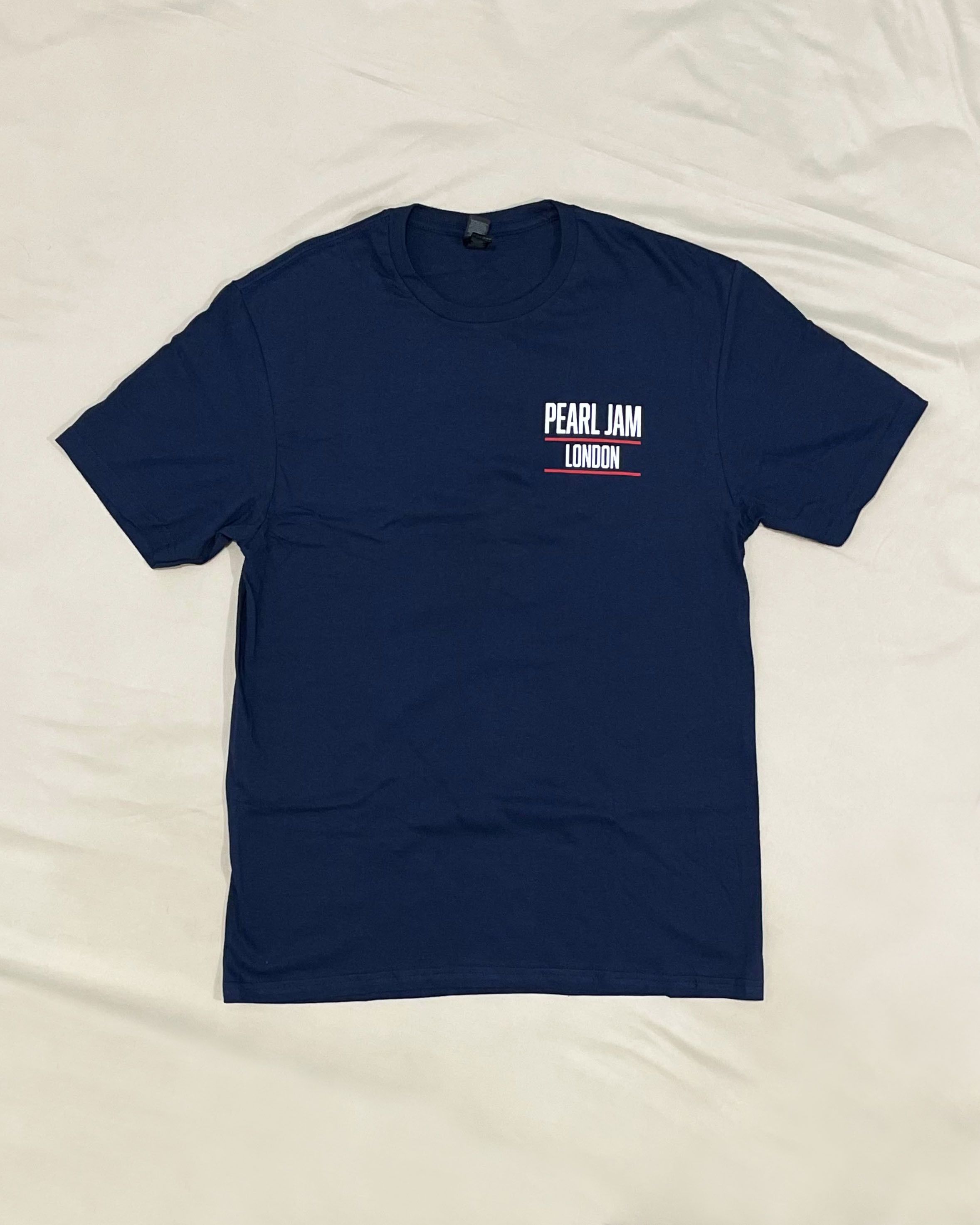 Band Tees Pearl Jam Tour 2024 London Tshirt Size US M / EU 48-50 / 2 - 1 Thumbnail