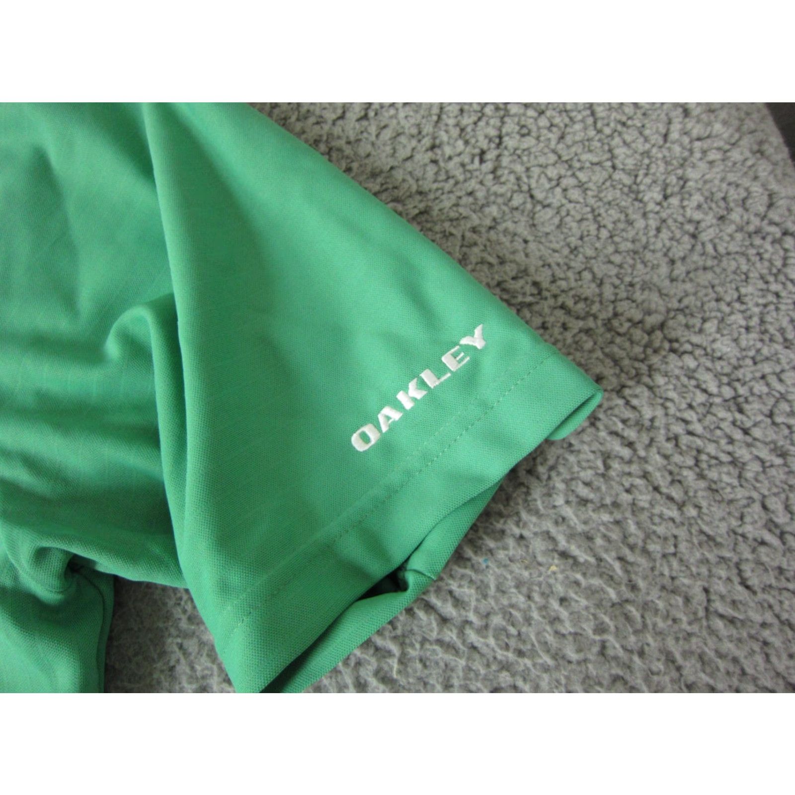 Oakley VINTAGE Oakley Polo Shirt Mens Green 90s Moisture Wicking Golf Shirt Adult Large Polo Shirt Green Mens Size US L / EU 52-54 / 3 - 3 Thumbnail