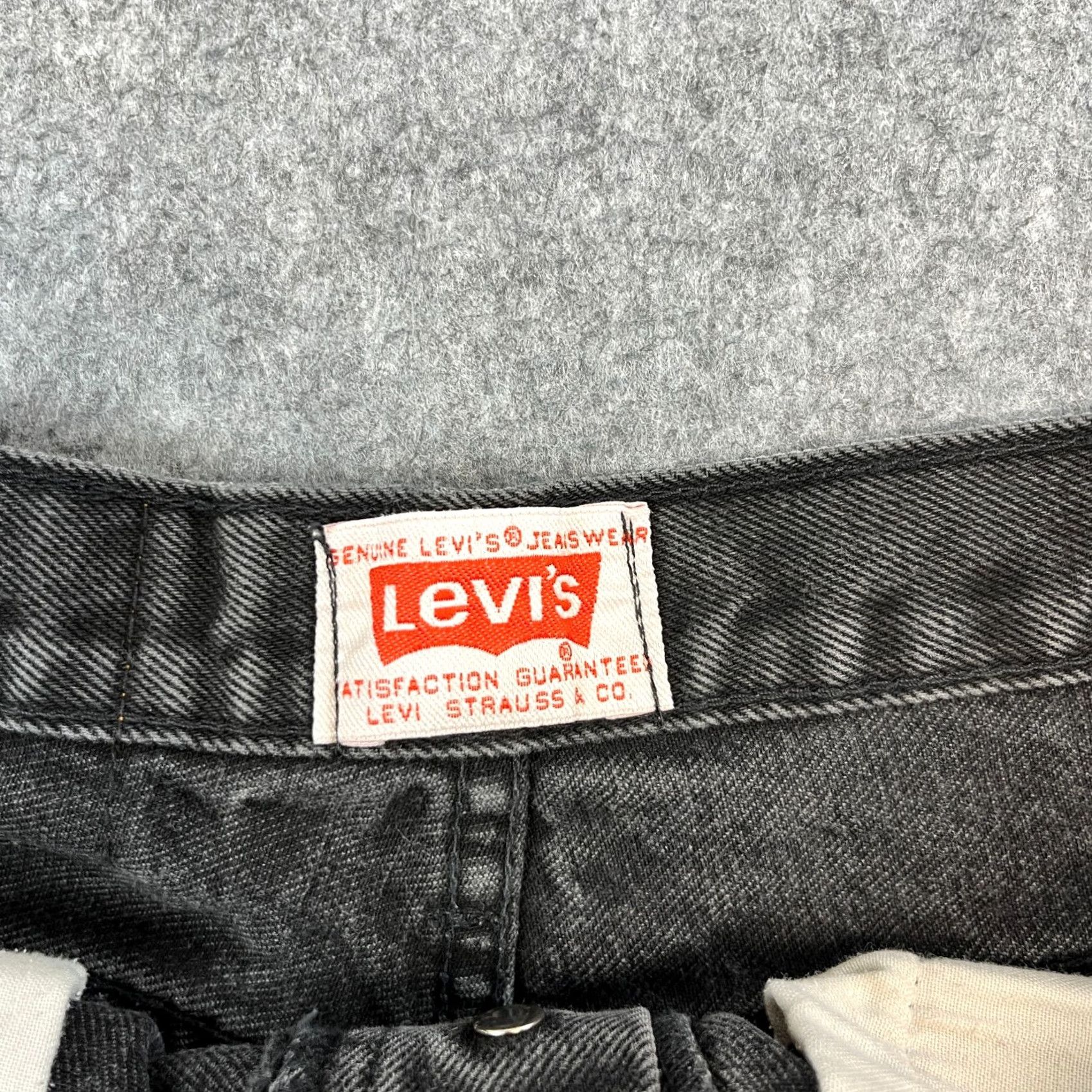 Levi's VINTAGE Levi's Men Jeans Regular Straight 34 32 Dark Grey 90s Button Fly Levi's Jeans Mens Size 34 Dark Wash Centric 90s Theme MENS Size US 34 / EU 50 - 7 Thumbnail