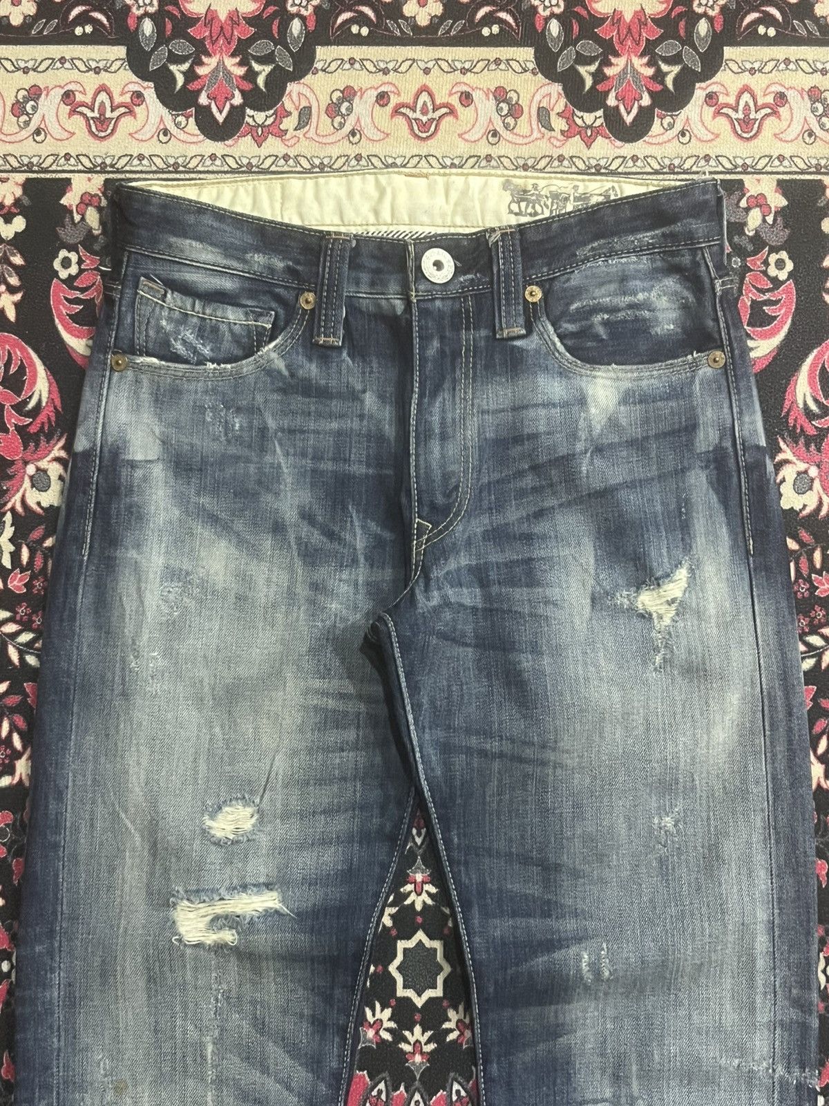 Levi's Vintage Levi’s 505 Blue Washed Distressed Slim Straight Jean Size US 30 / EU 46 - 4 Thumbnail