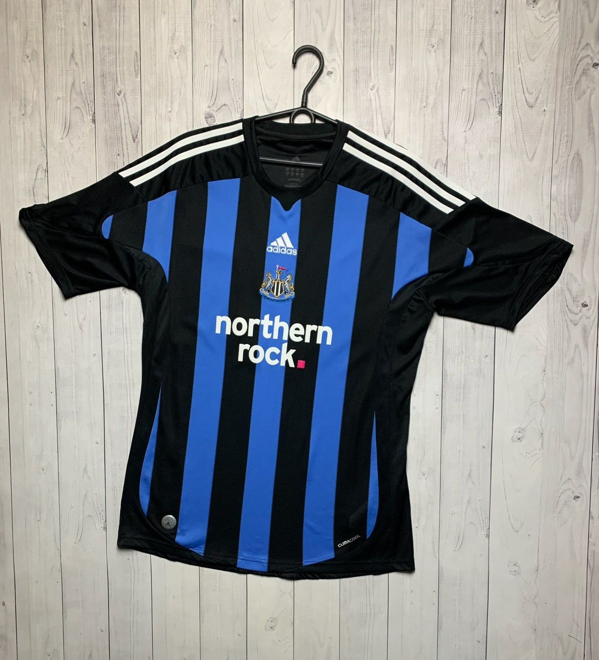 Adidas × Vintage Vintage New Castle United soccer jersey away striped adidas Size US M / EU 48-50 / 2 - 1 Thumbnail