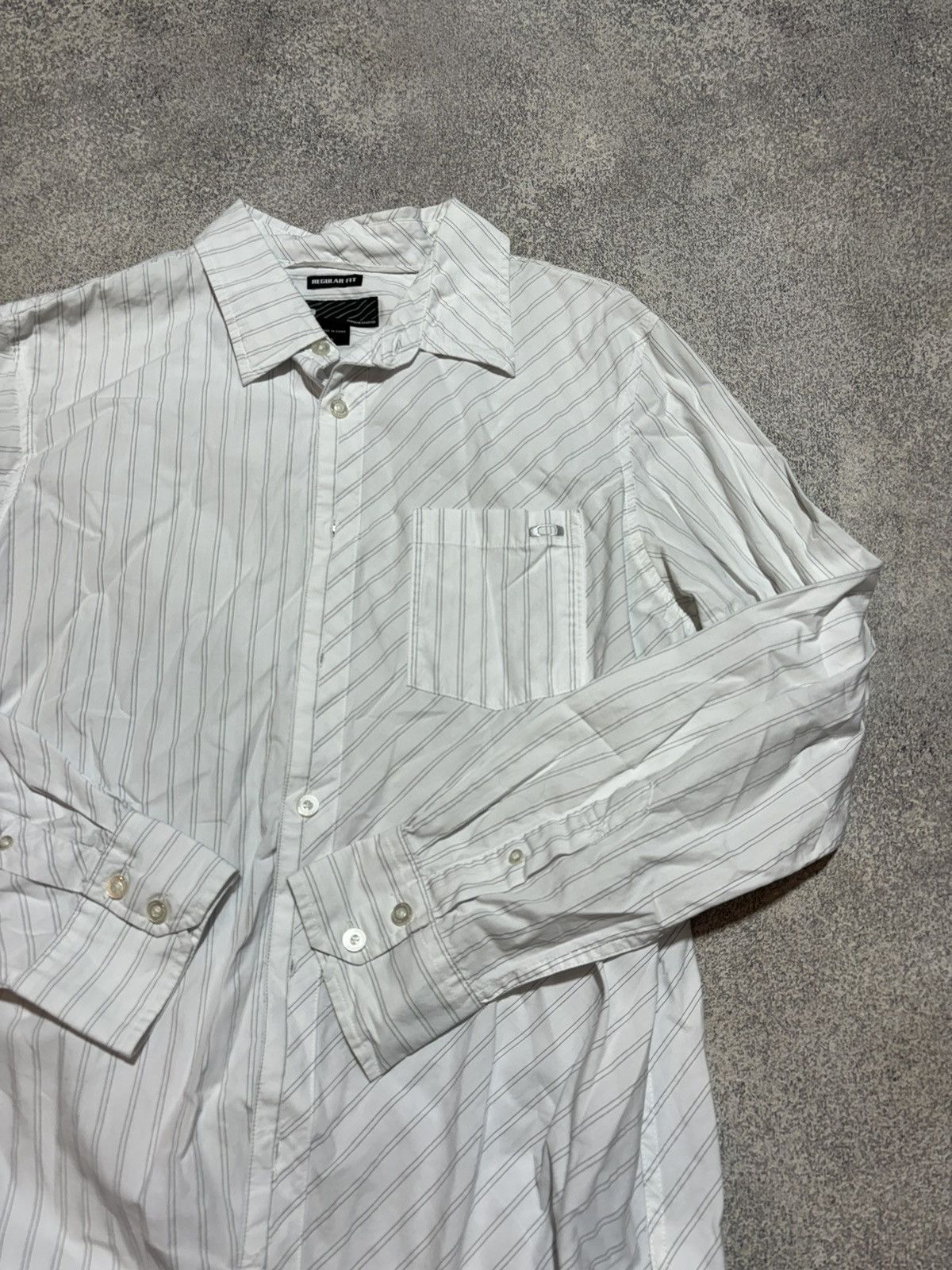 Oakley Vintage Oakley Shirt White Button Up Soft Touch Long Sleeve Size US L / EU 52-54 / 3 - 4 Thumbnail