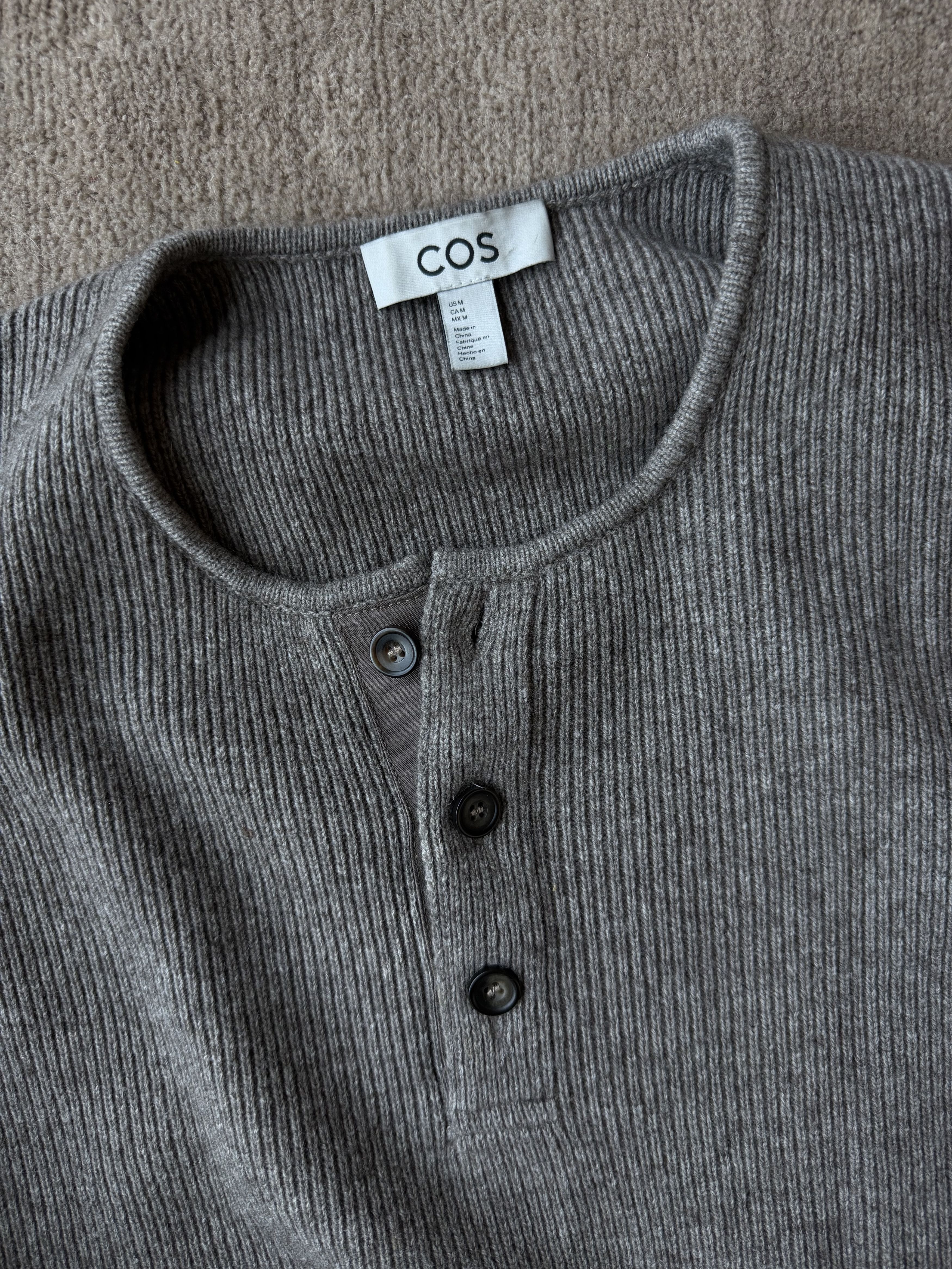 Cos KNITTED MERINO-YAK HENLEY TOP Size US L / EU 52-54 / 3 - 1 Thumbnail