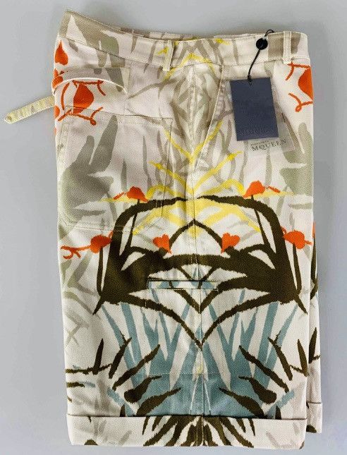 Alexander McQueen Alexander McQueen 🇮🇹 tropical sunrise walking shorts 50 NEW Size US 34 / EU 50 - 3 Thumbnail