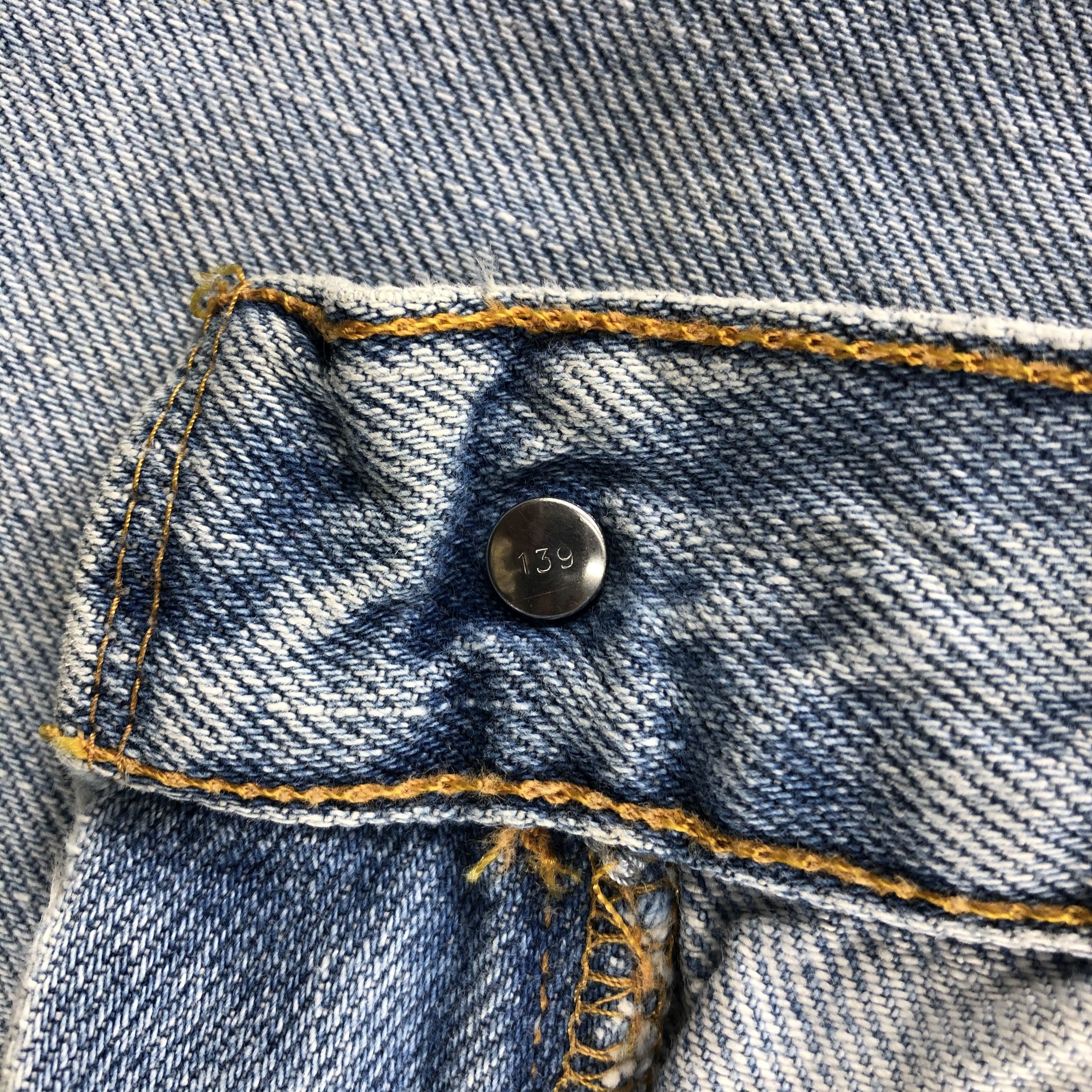 Levi's × Vintage Vintage Light Wash Levis 550 Baggy Jeans-JM3174 Size US 30 / EU 46 - 13 Thumbnail