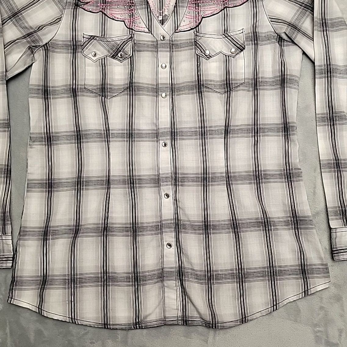 Wrangler Rock 47 Wrangler Shirt Women L Plaid Rhinestone Beaded Thick Stitch Western Snap Shirt Size L / US 10 / IT 46 - 2 Thumbnail