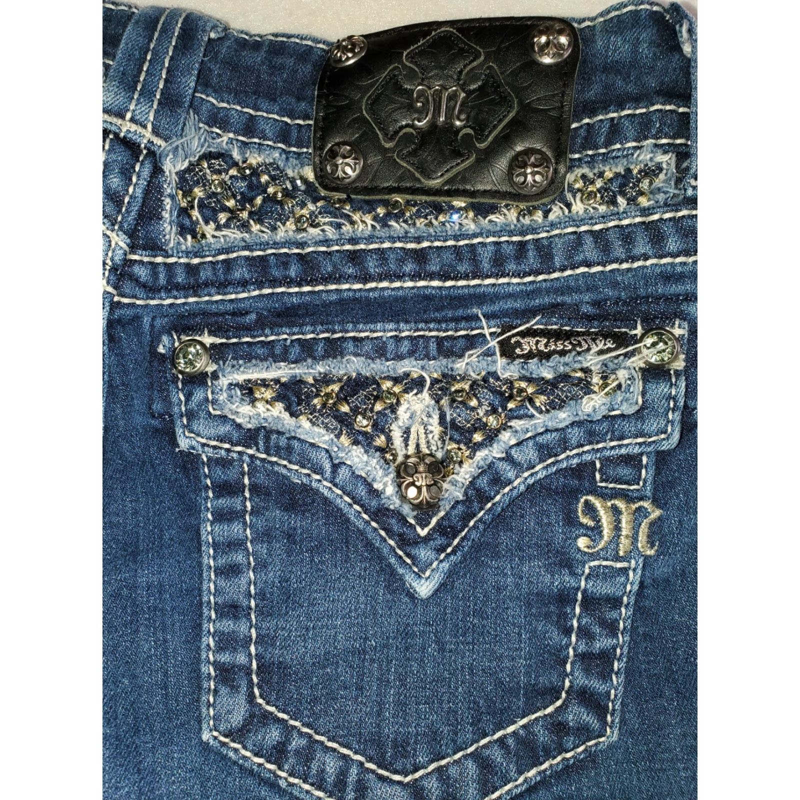 Miss Me Miss Me-Classic Medium Wash Denim Bling Jeans Size 27 Standard Skinny 32" Inseam Womens Midi? Size 27" / US 4 / IT 40 - 7 Thumbnail