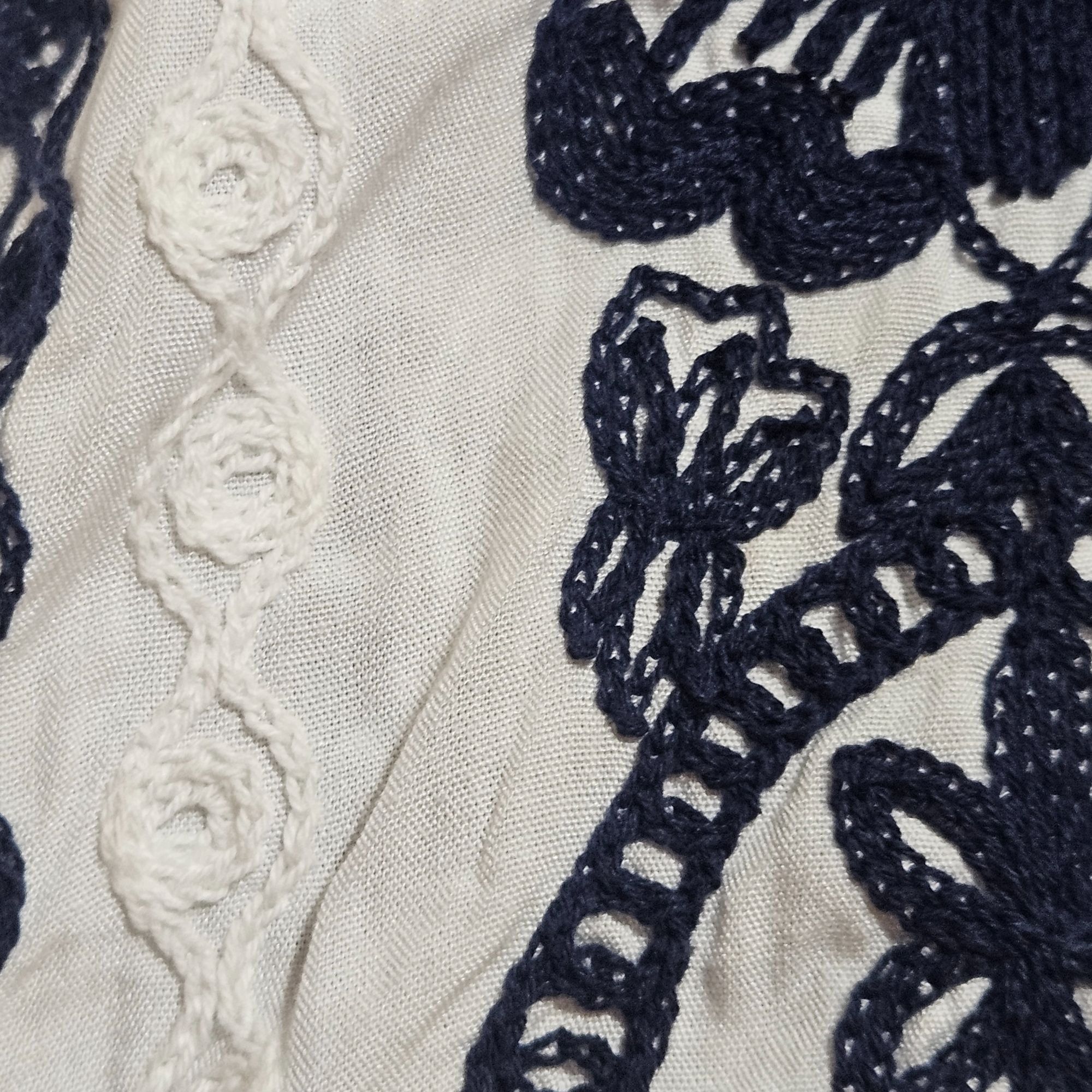 Other Kindred Boho Embroidered Bell Sleeve Sm Top White Navy Peasa Size S / US 4 / IT 40 - 3 Thumbnail
