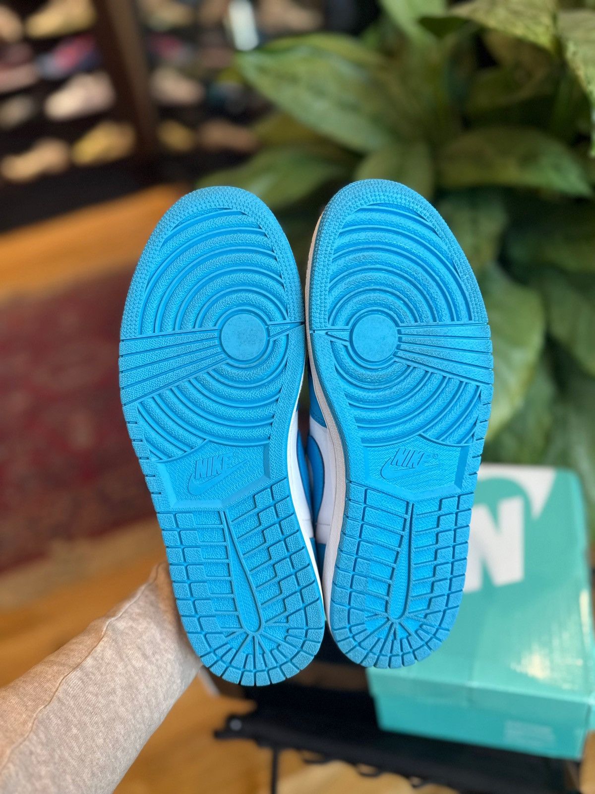 Jordan Brand Jordan 1 Retro UNC Eric Koston VNDS Size 9 Size US 9 / EU 42 - 4 Thumbnail