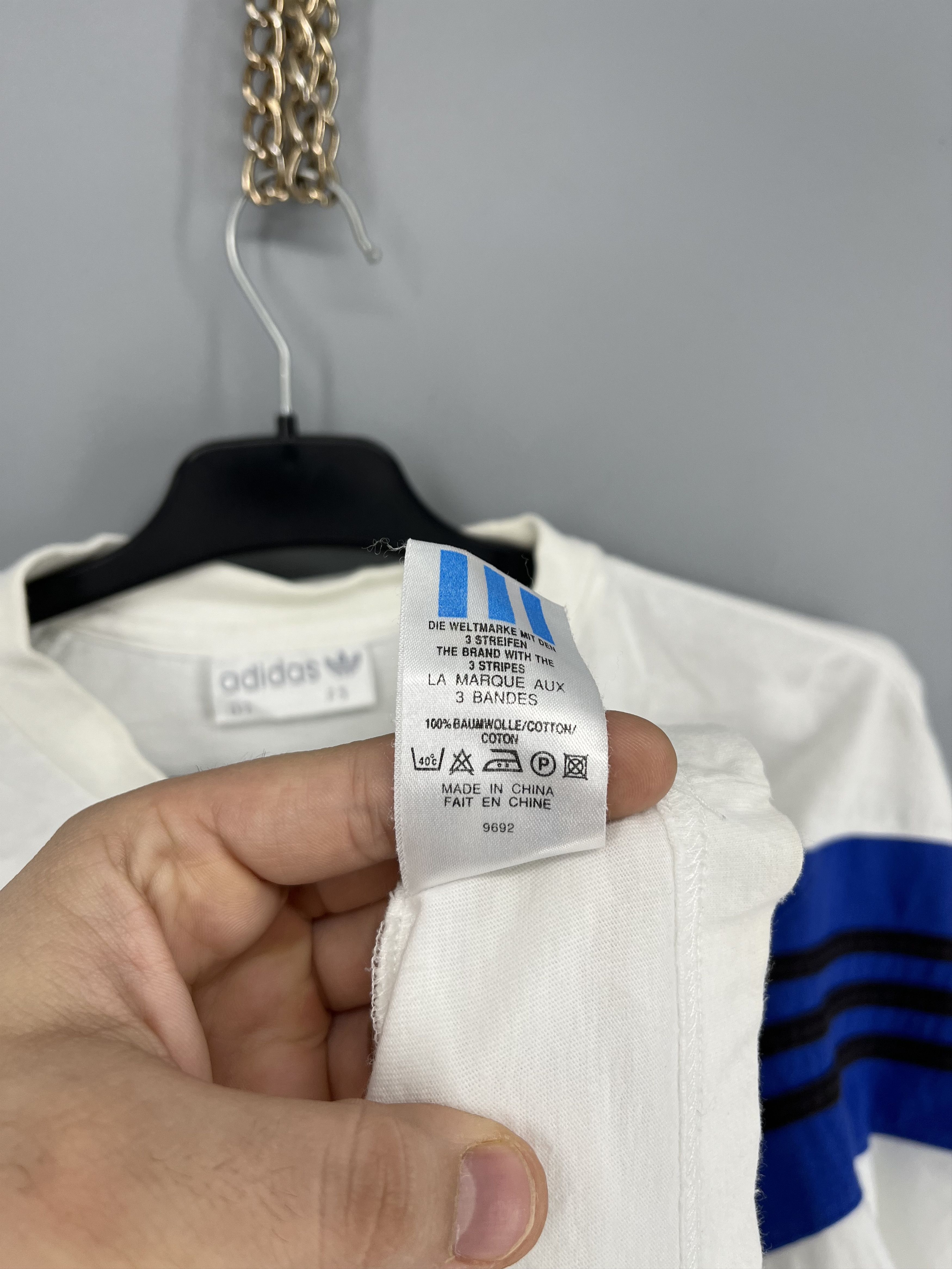 Adidas Adidas 90s streetwear vintage t-shirts size L Size US L / EU 52-54 / 3 - 8 Thumbnail