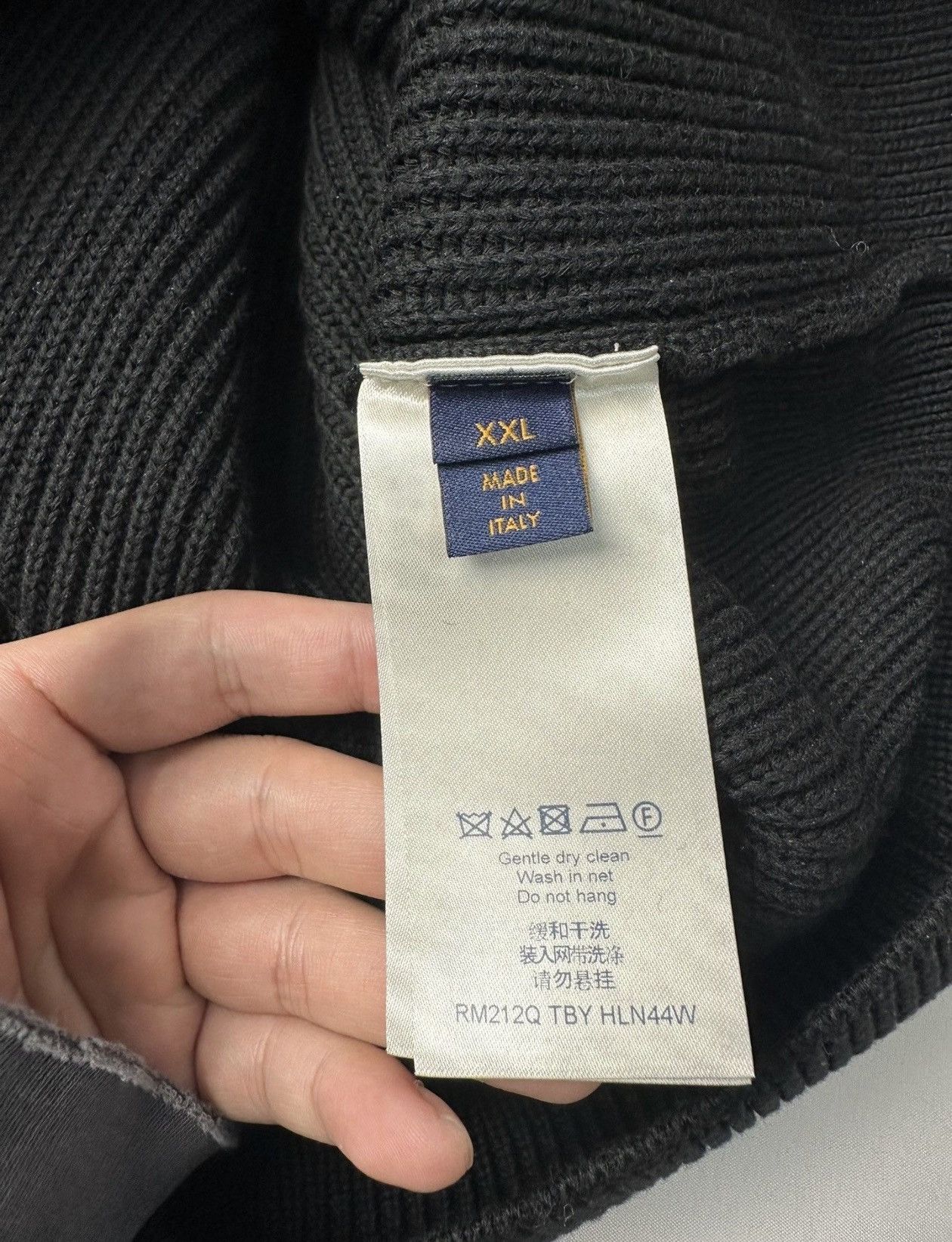 Louis Vuitton Louis Vuitton black doll sweater Nextarrow-2501 Size US XXL / EU 58 / 5 - 6 Thumbnail