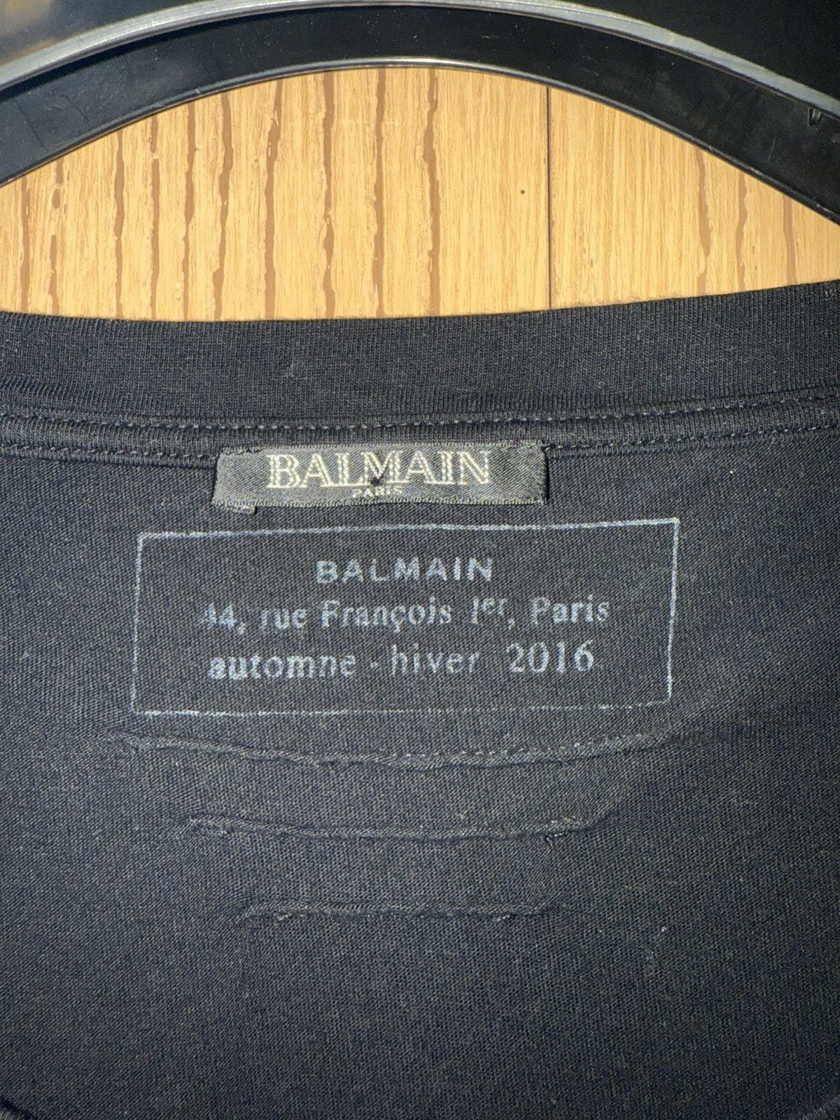 Balmain Balmain Medallions T-Shirt Sz 2XL Size US XXL / EU 58 / 5 - 2 Thumbnail
