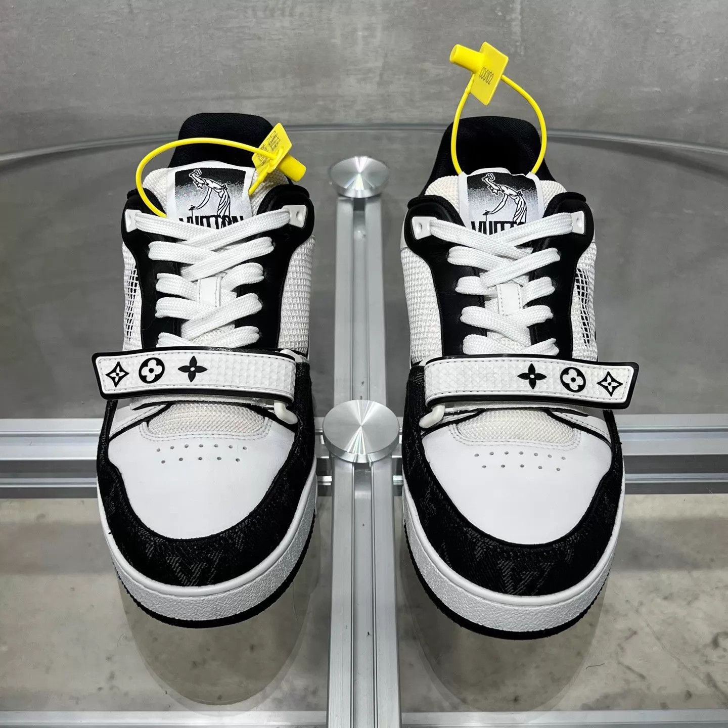 Louis Vuitton LV Trainer Black/White Velcro UK3.5/37.5 Size US 7 / IT 37 - 1 Thumbnail