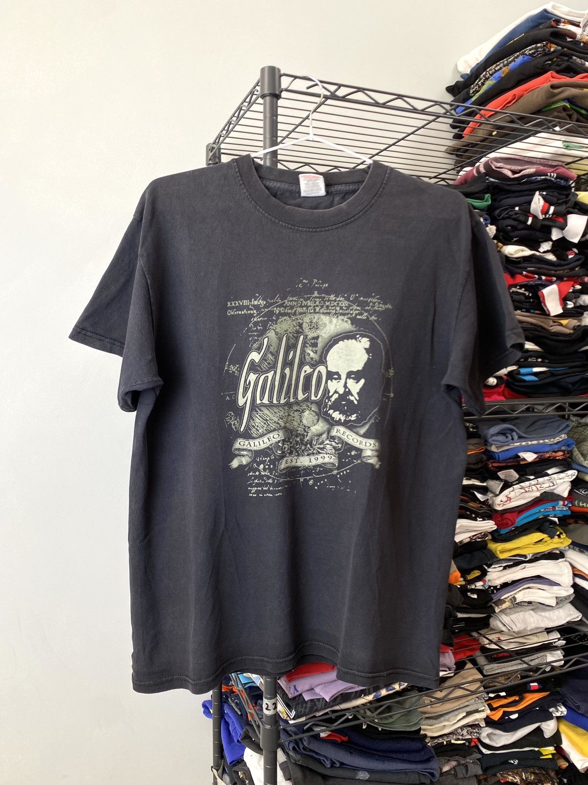 Vintage Vintage 00’s Galileo Galilei Astronomy Physics T Shirt Movie Size US L / EU 52-54 / 3 - 1 Thumbnail