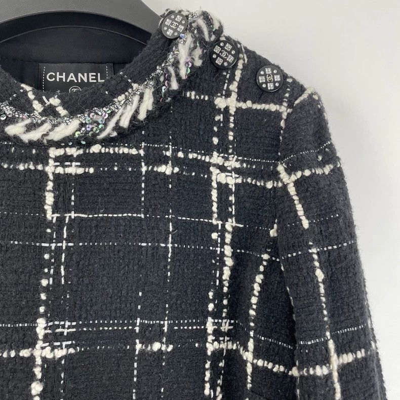Chanel Chanel Black and white plaid shoulder button tweed jacket Size XXS / US 00 / IT 34 - 3 Thumbnail