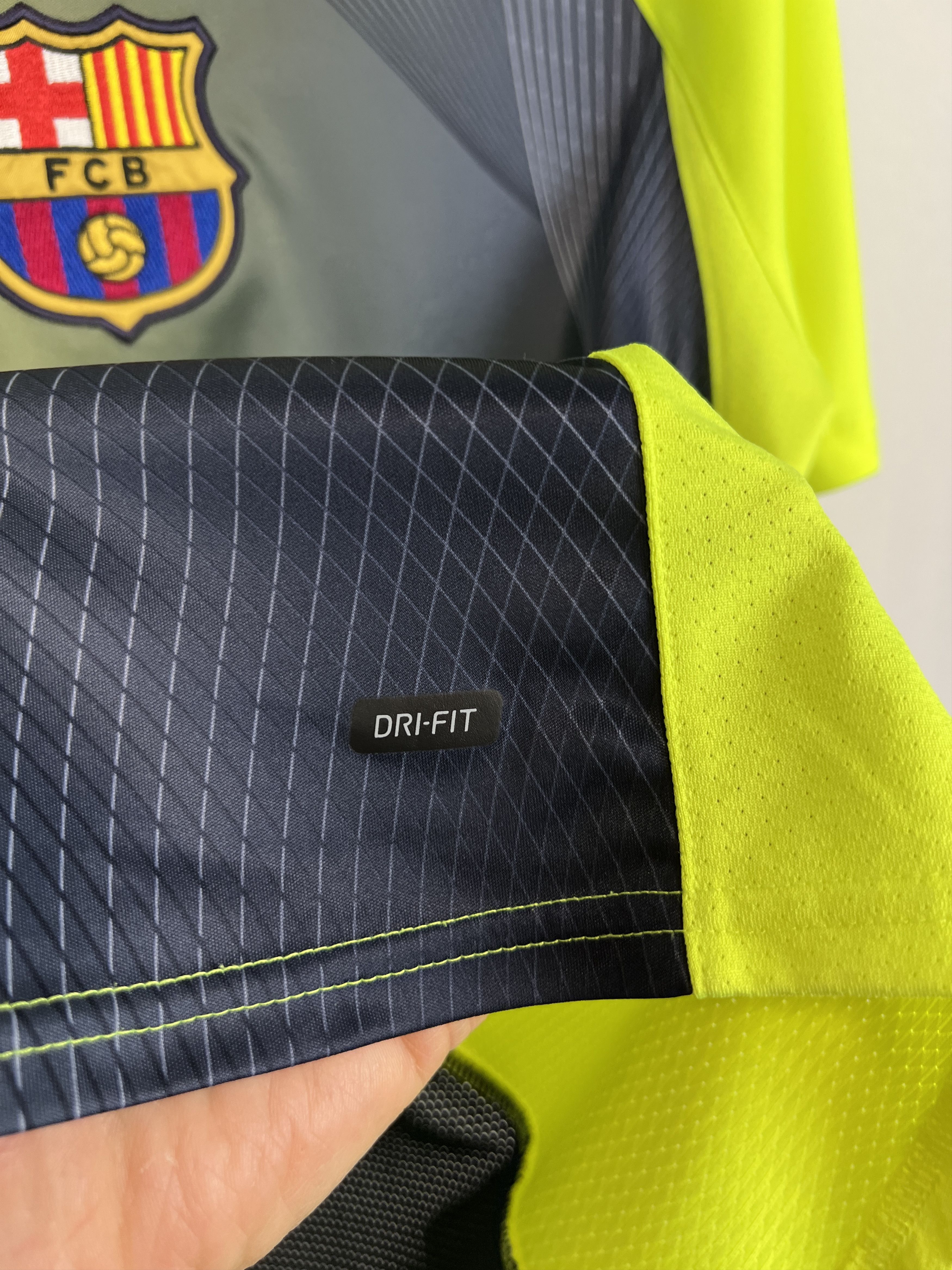 Nike FC Barcelona Football Train Shirt Soccer Jersey Trikot Size US S / EU 44-46 / 1 - 5 Thumbnail