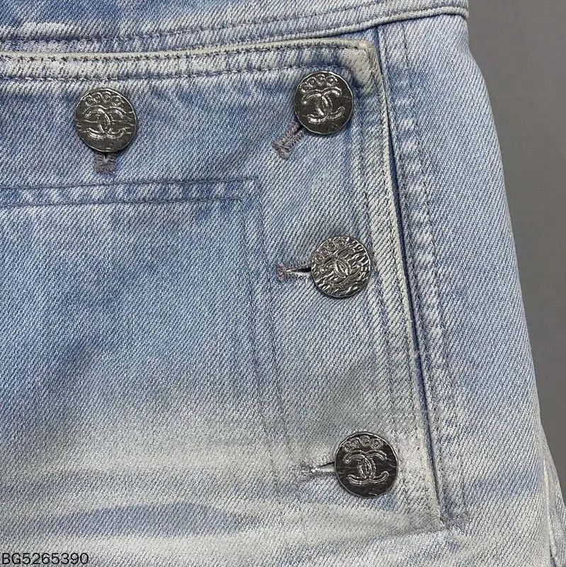 Chanel Chanel Light Blue Women's Shorts . Size 26" / US 2 / IT 38 - 5 Thumbnail