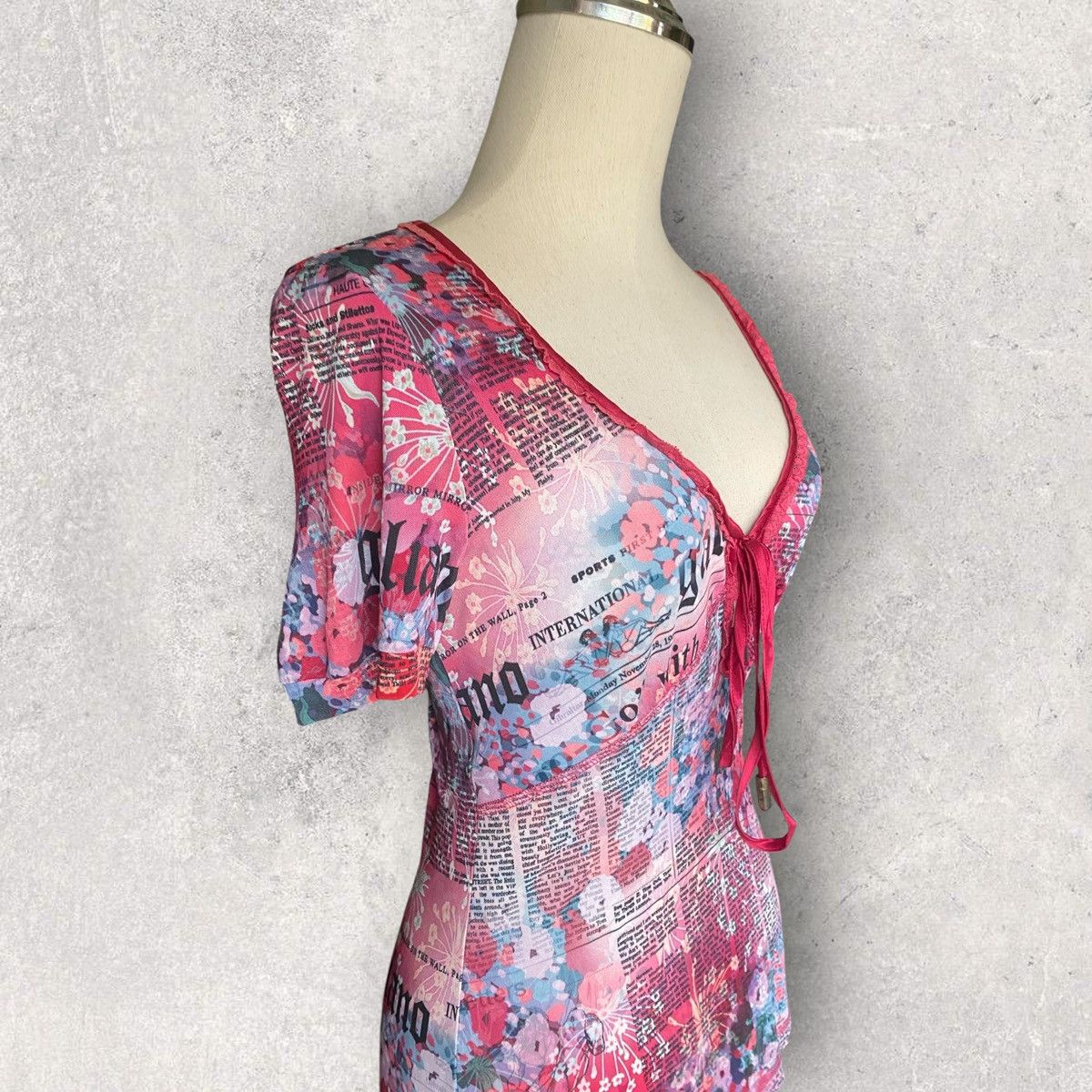 John Galliano 2000’s Newspaper Gazette Floral Top Size S / US 4 / IT 40 - 2 Thumbnail