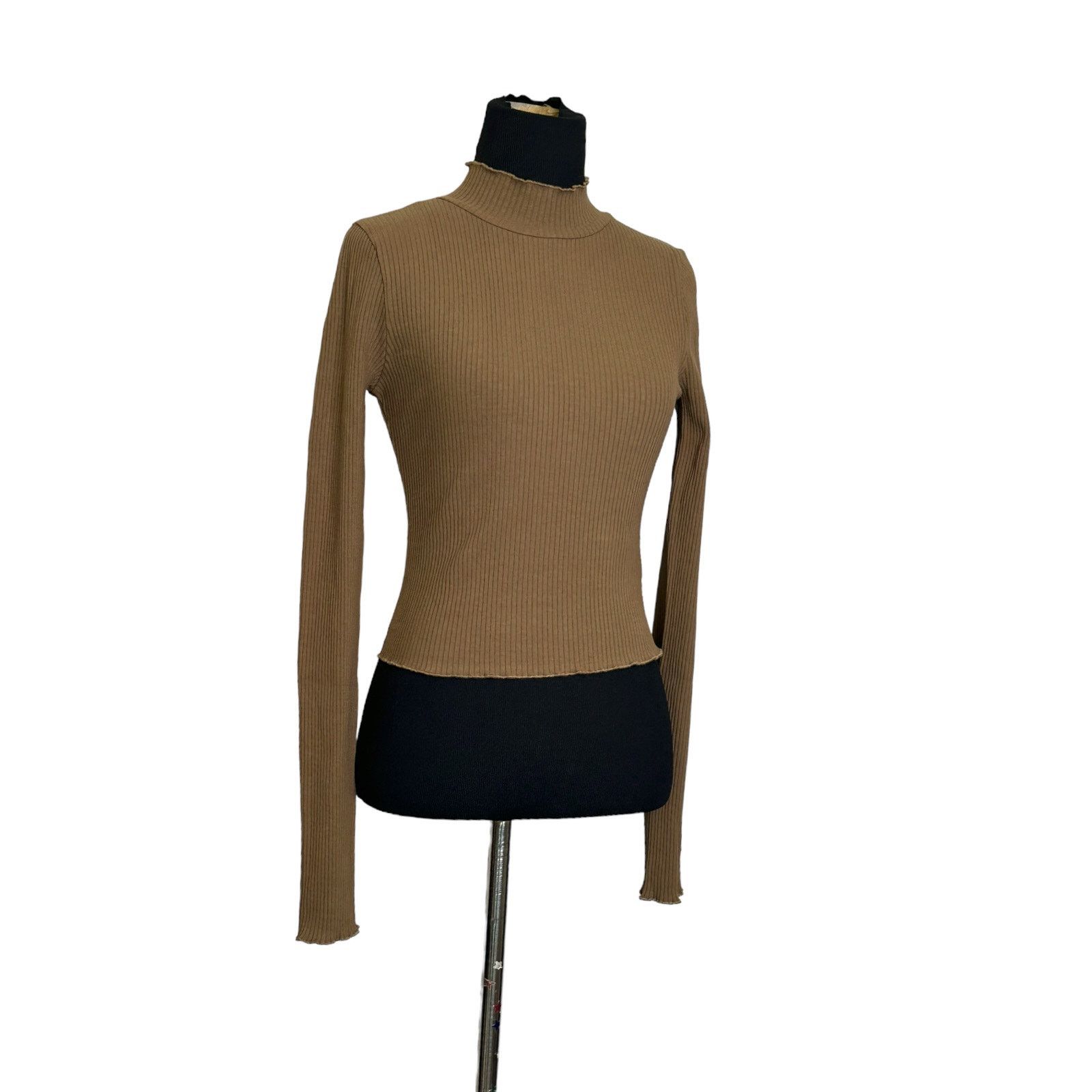Good American Good American Mock Neck Long Sleeve Fitted Sweater Size M Size M / US 6-8 / IT 42-44 - 11 Thumbnail