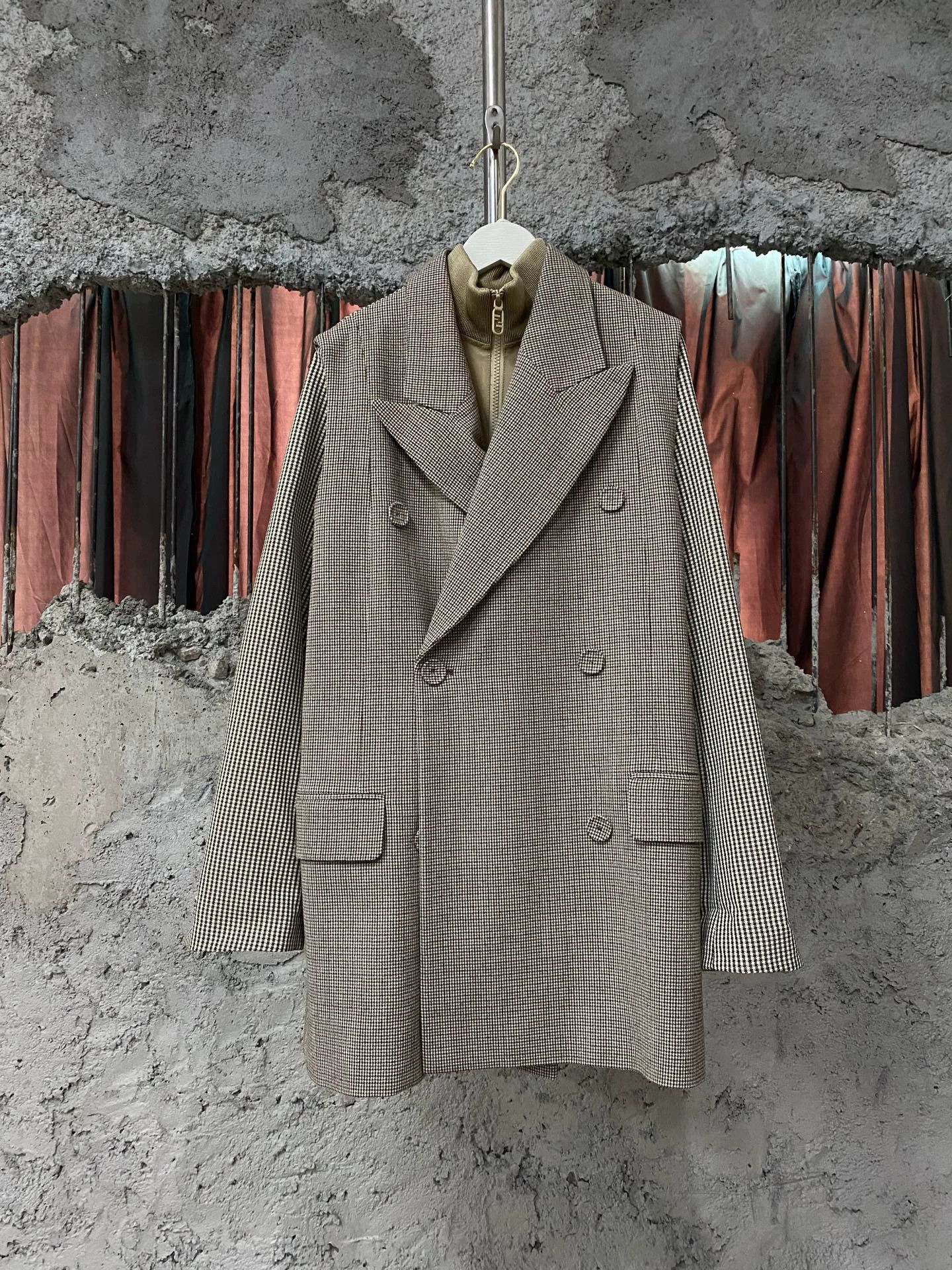 Fendi Fendi two-piece suit 38 new Size S / US 4 / IT 40 - 1 Thumbnail