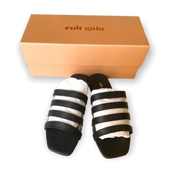 Cult Gaia New in Box, Cult Gaia Sarelle Flat Sandals, Black, Size 37EU Size US 7 / IT 37 - 11 Thumbnail