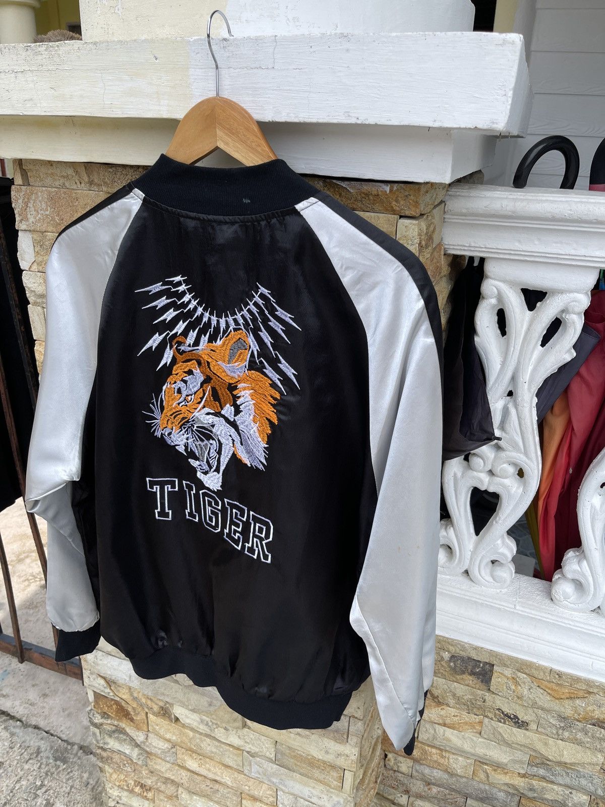 Karakuri Tamashii Rare🔥Japanese Sukajan Tiger Embroidery Jacket Size US XL / EU 56 / 4 - 6 Thumbnail
