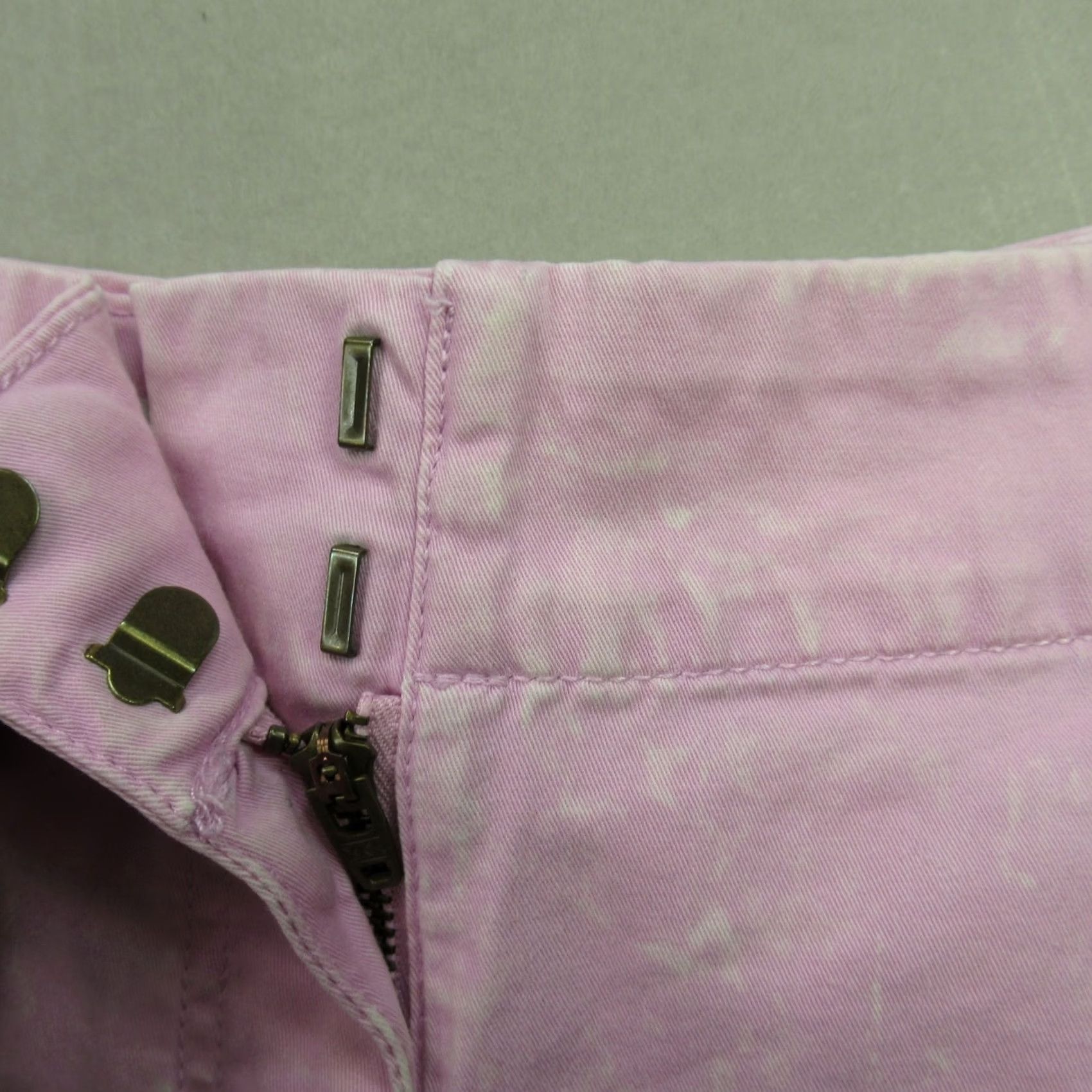 Vineyard Vines Vineyard Vines Shorts Womens 6 Pink Chino Lightweight Outdoors Pockets Size 28" / US 6 / IT 42 - 2 Thumbnail