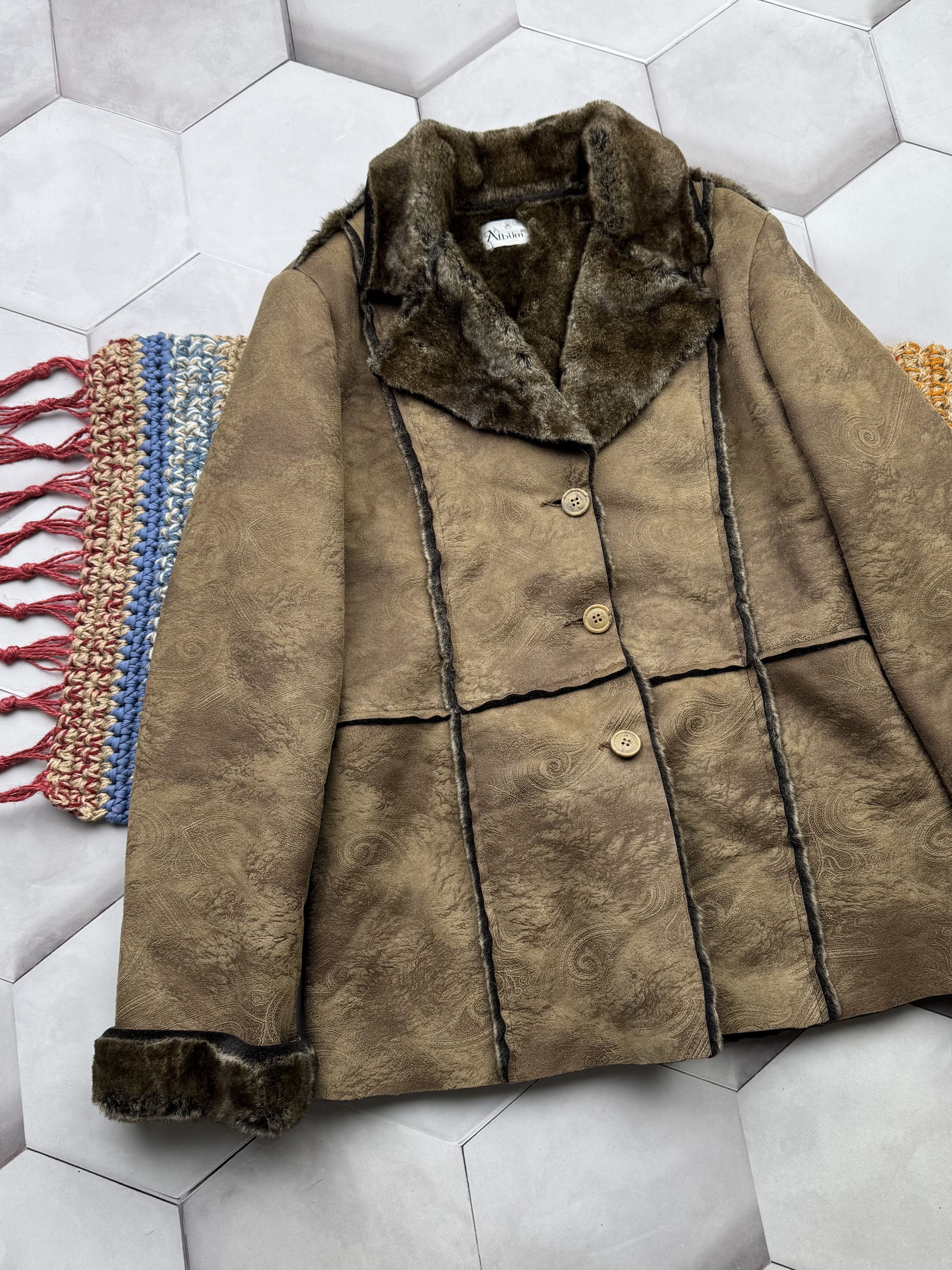 Japanese Brand Vintage Faux Sheepskin Coat (E4) Size M / US 6-8 / IT 42-44 - 2 Thumbnail