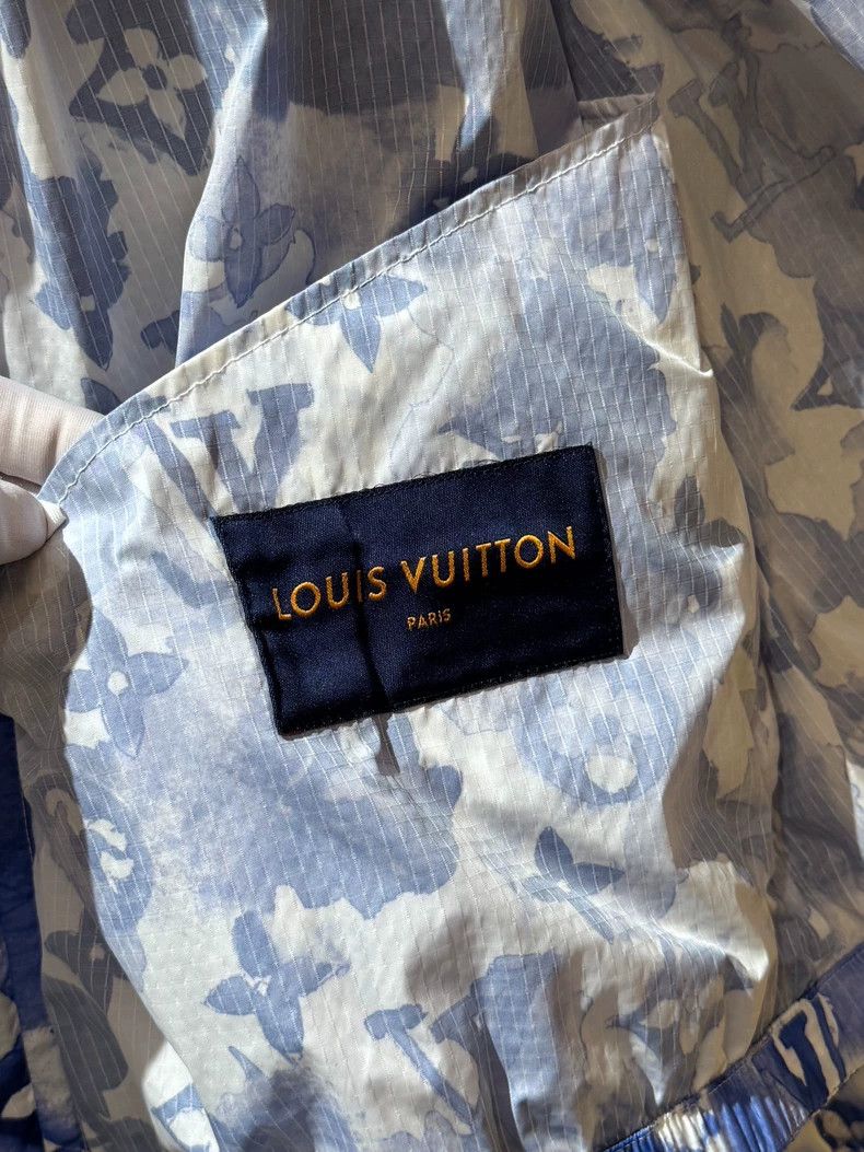 Louis Vuitton louis vuitton Blue ink presbyopic hooded assault jacket Size US M / EU 48-50 / 2 - 7 Thumbnail